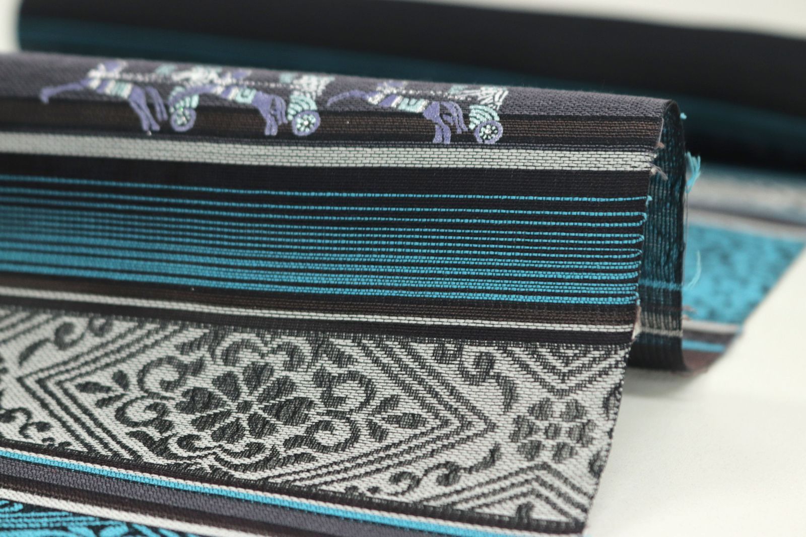 専用帯3375 ●高級 正絹 金彩友禅 名古屋帯 楽天市場】岡重 九寸名古屋帯 金彩加工 京友禅 正絹 五泉 駒塩瀬