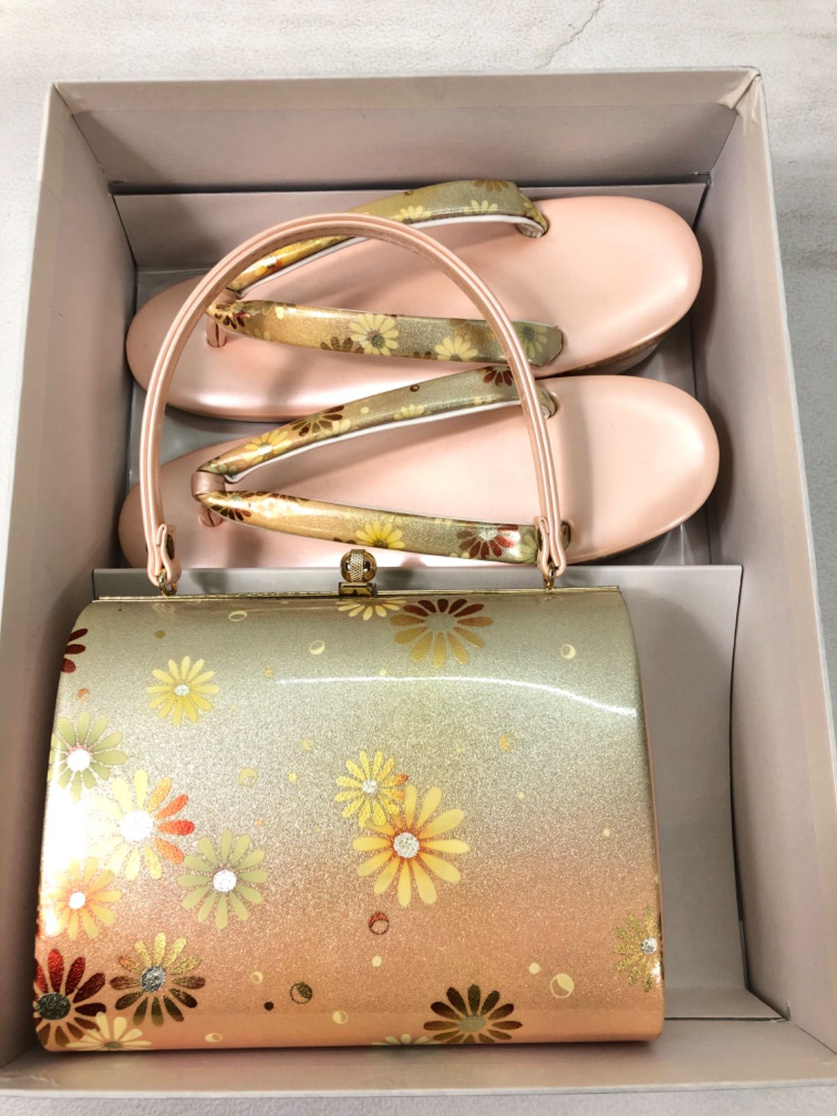 和装小物　和装バッグ　草履　セット　ゴールド　花柄 草履バッグセット LLサイズ 礼装用 ゴールド系の草履&七宝柄の