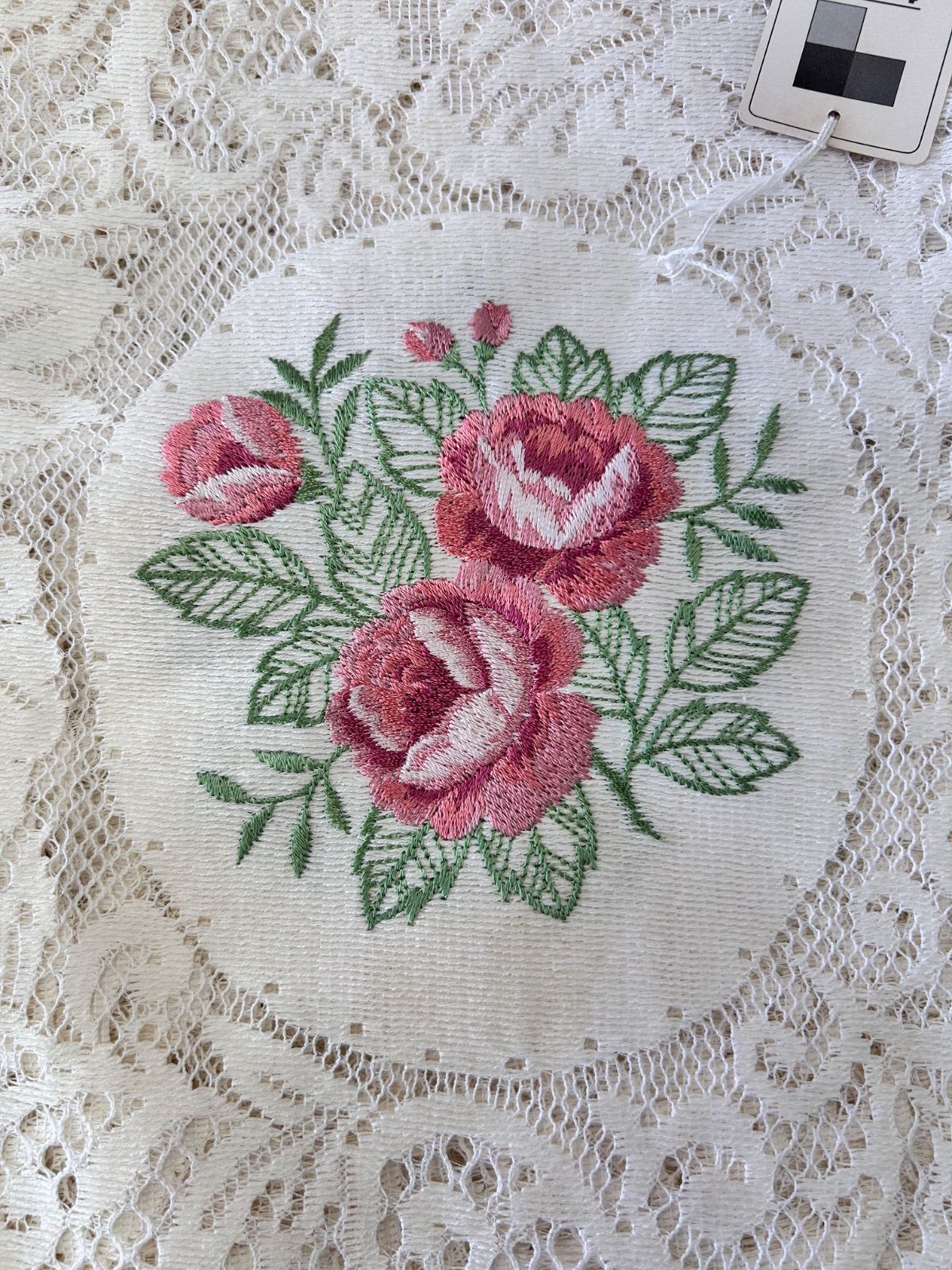 テーブルクロス　白　刺繍　お花　ヴィンテージ テーブルクロス 白 刺繍 お花 ヴィンテージ テーブルクロス 白 刺繍