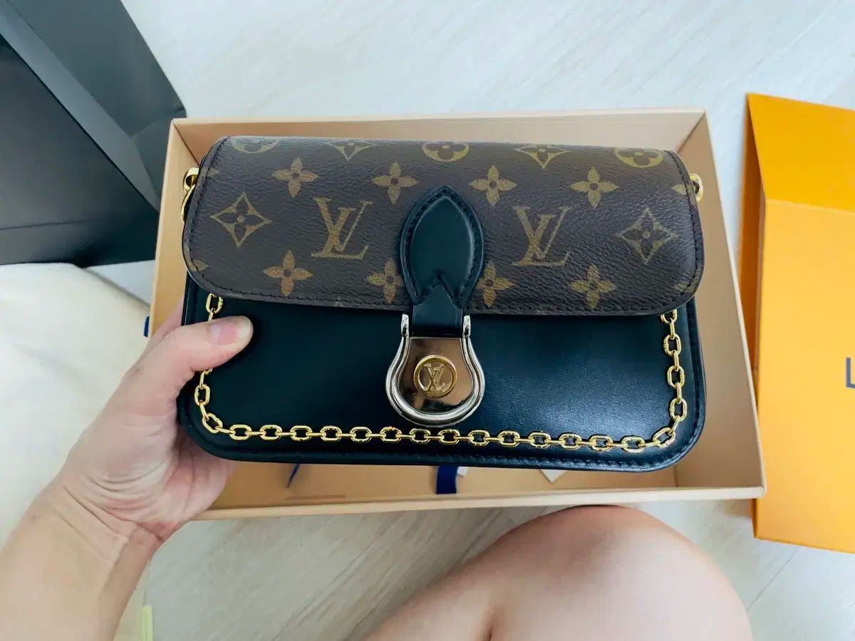 Louis Vuitton ルイヴィトン ネオ 聖人 クラウド