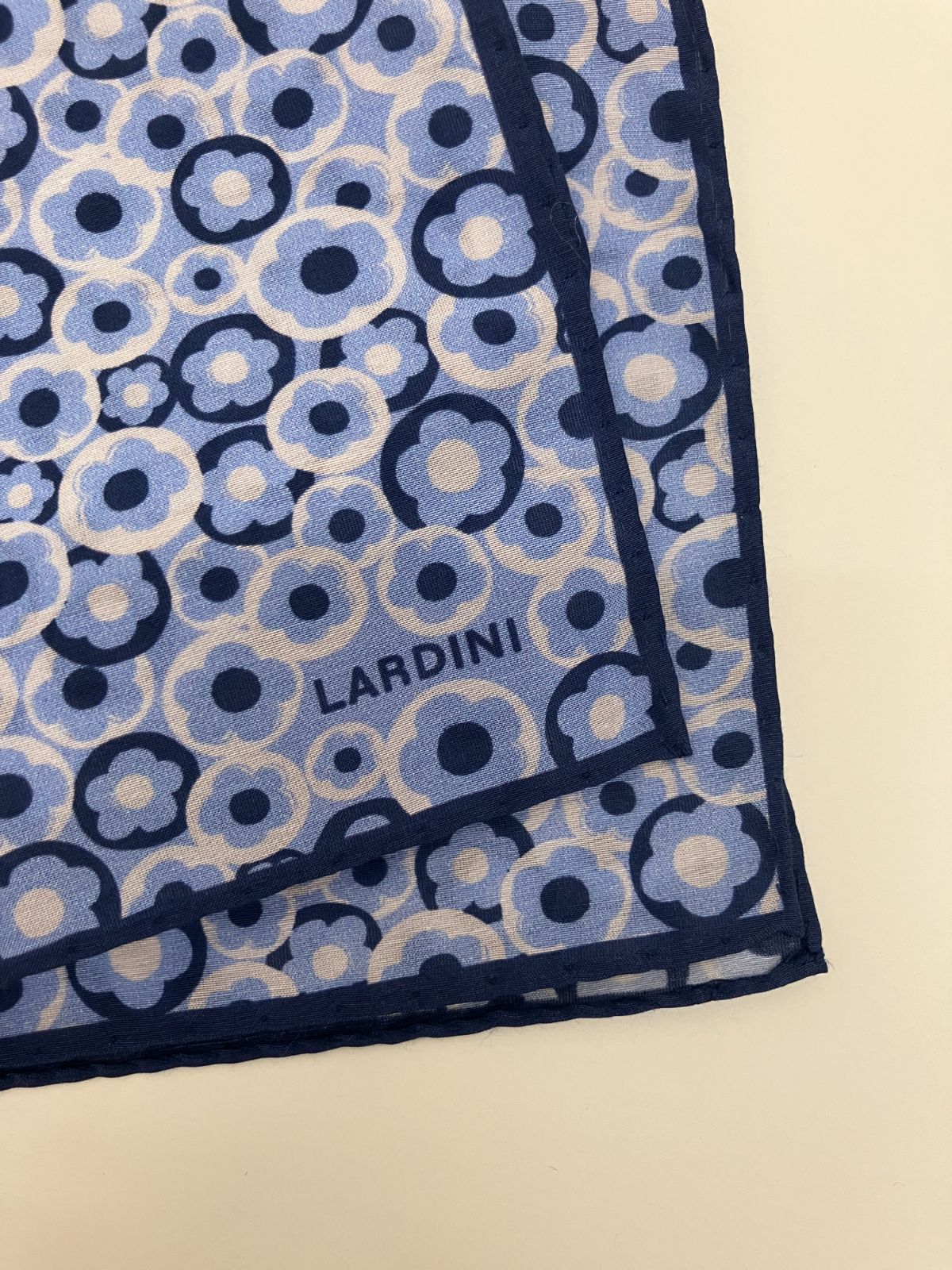 LARDINI ポケットチーフ F2688 ハンカチ 小物 プレゼント