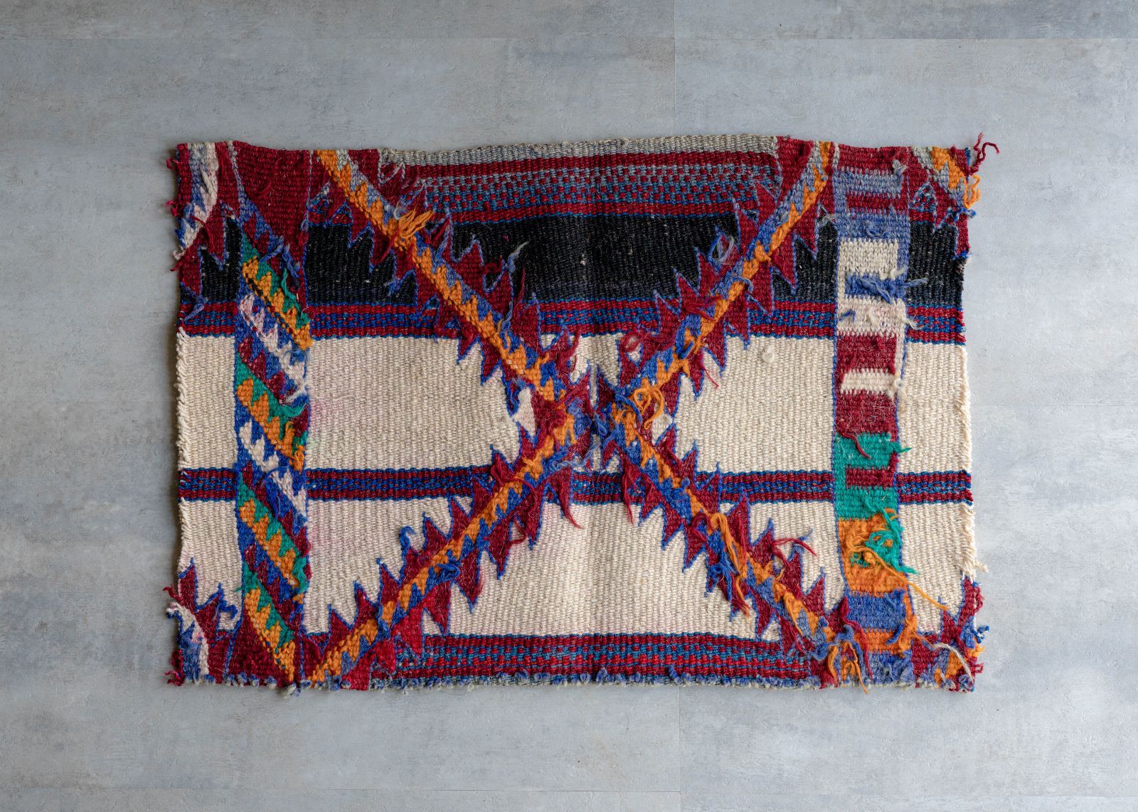 砂漠民族ベドウィン 刺繍アート 砂漠民族ベドウィン 刺繍アート 柏木