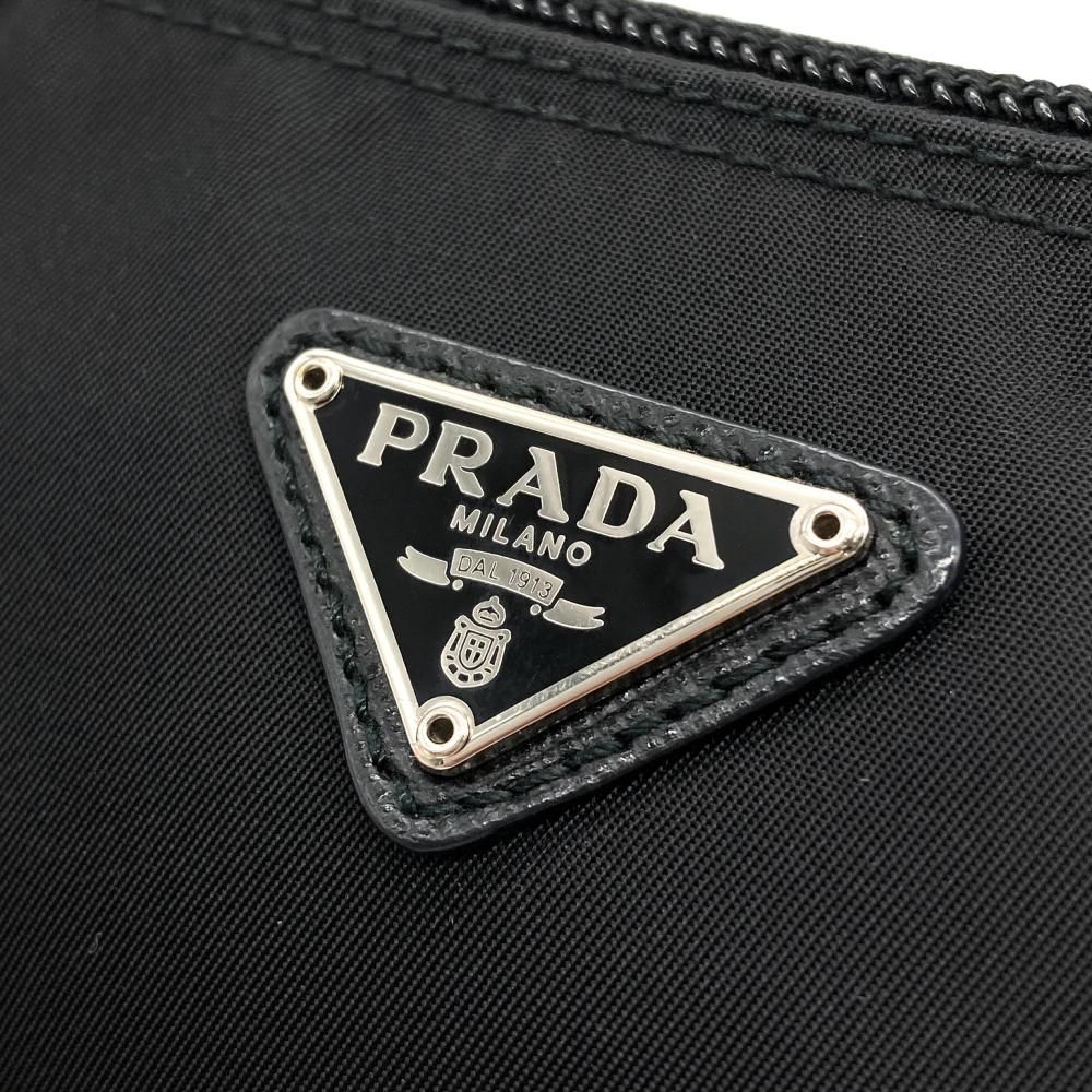 【極美品】PRADA テスートナイロン　トライアングルロゴ　ポーチ　黒 プラダ テスート トライアングルロゴ ナイロン ポーチ ブラック