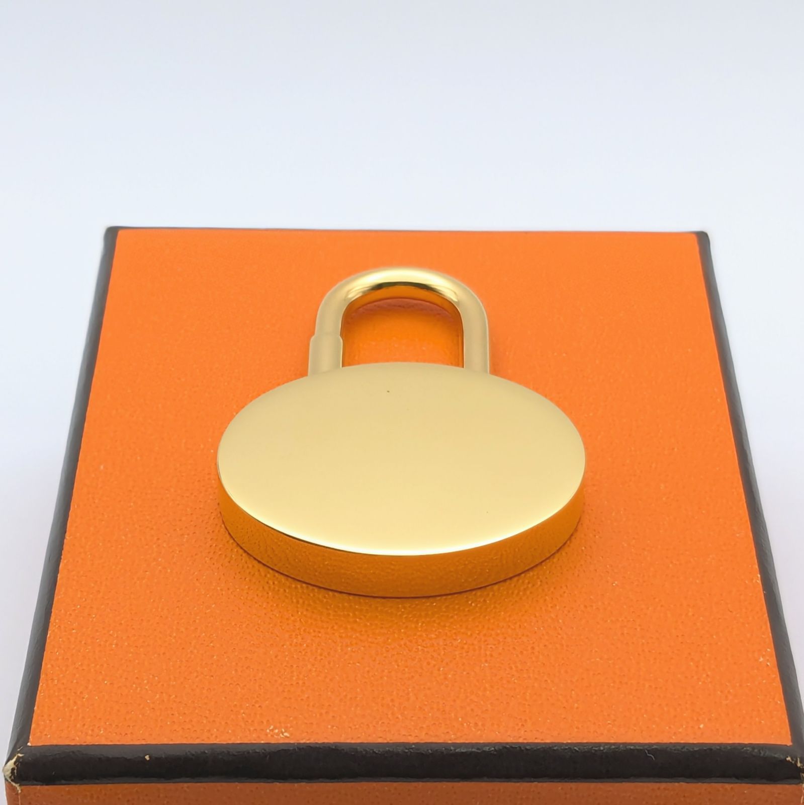 2003年限定 エルメス HERMES カデナ 地中海 ゴールド 箱付 - メルカリ