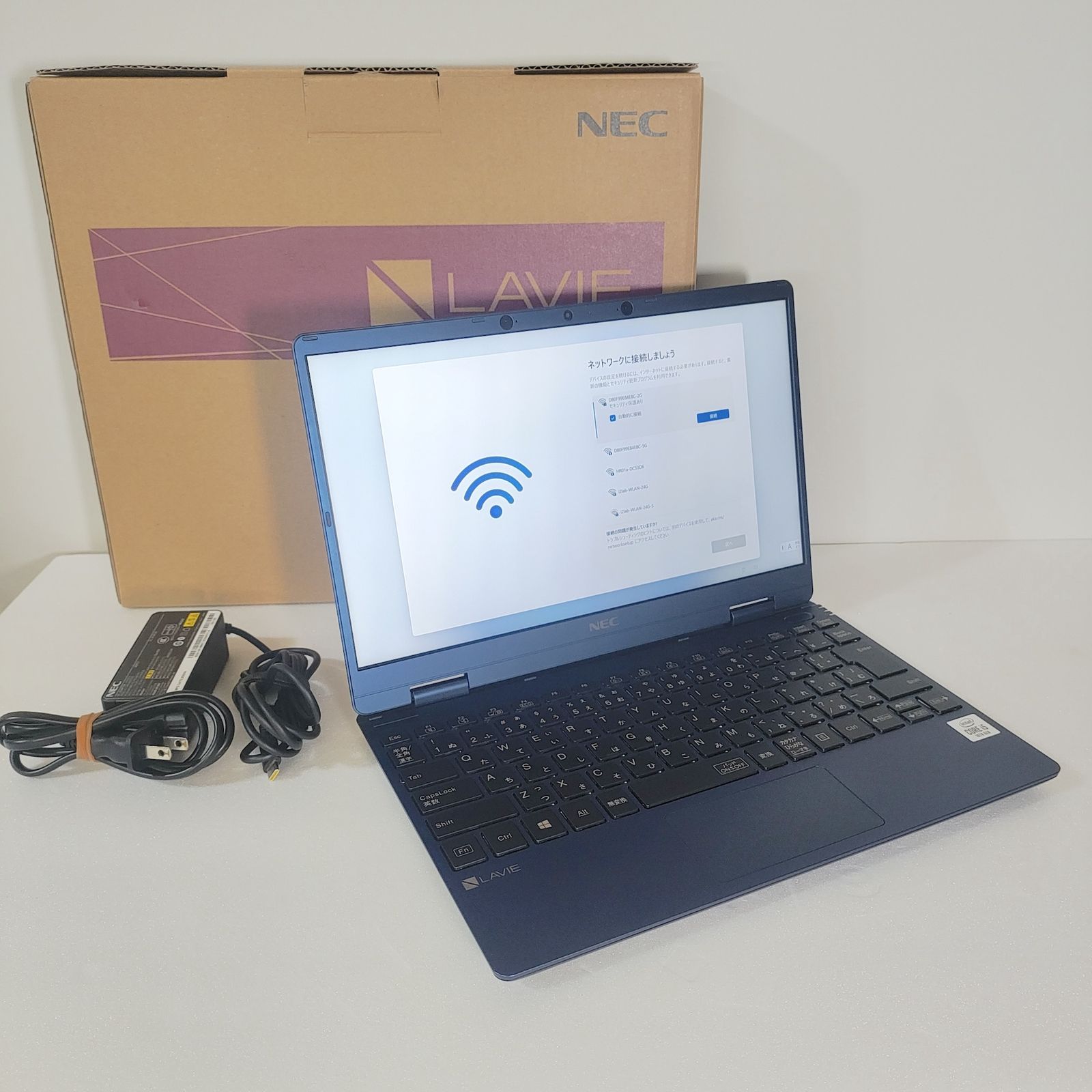 NEC LAVIE Mobile｜モバイルノートPC｜i5/8GB/SSD256GB Win11