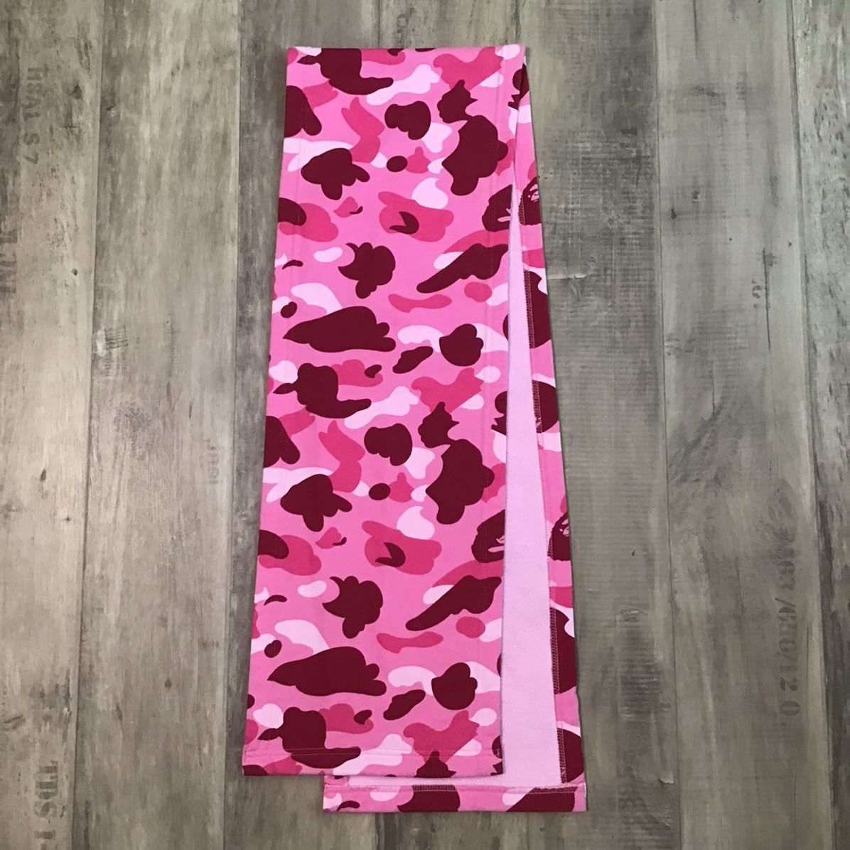 カレッジロゴ スウェット マフラー pink camo a bathing ape