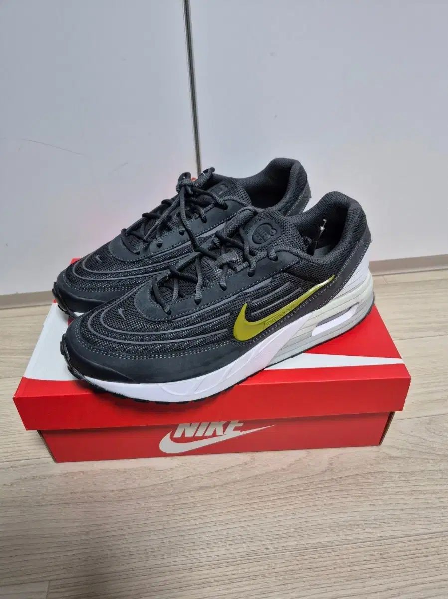 NIKE ナイキ