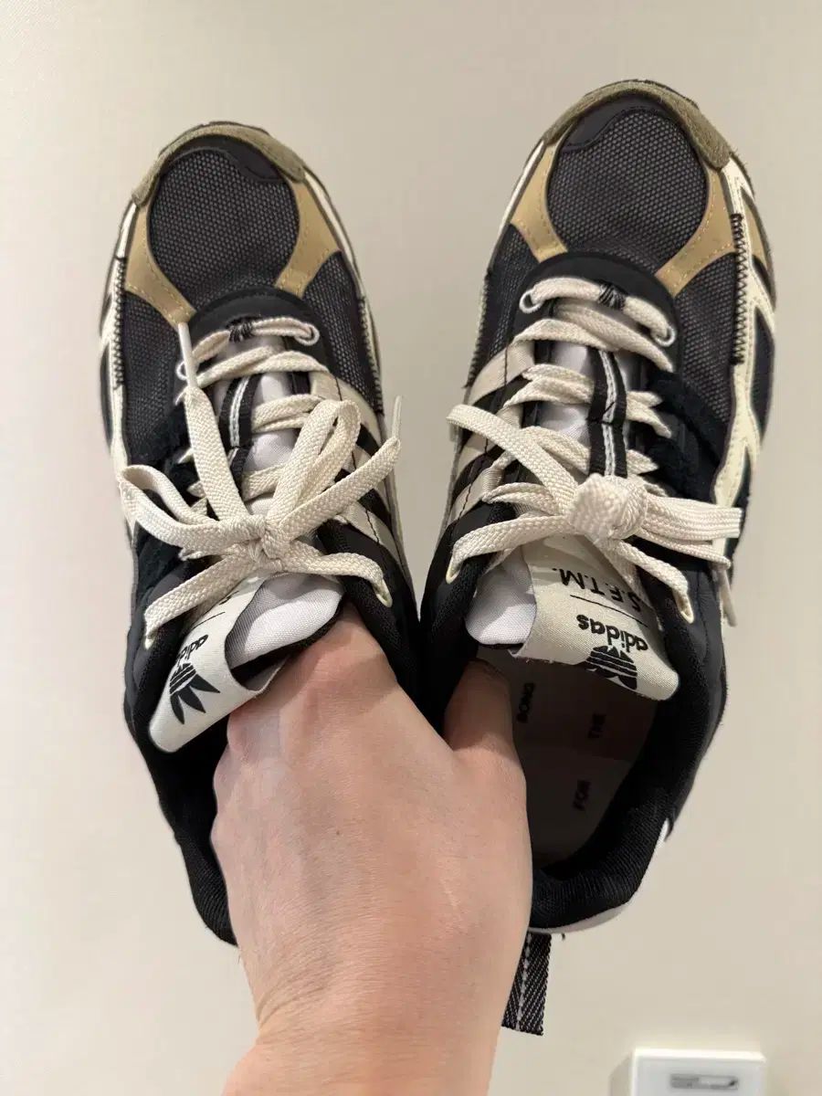 adidas(アディダス) ソングフォーダーミュート シャドウターフ コア 黒 （ 265 -中古)