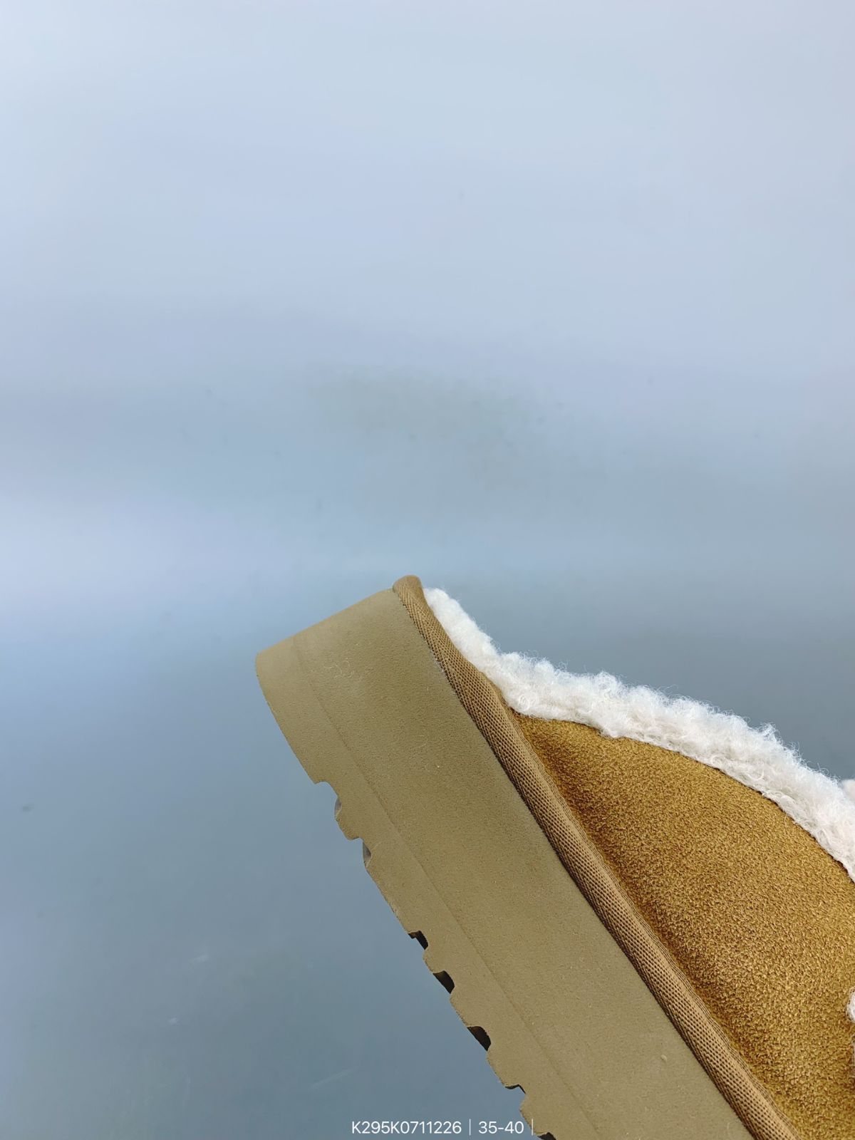 UGGのおしゃれな厚底スノーブーツ