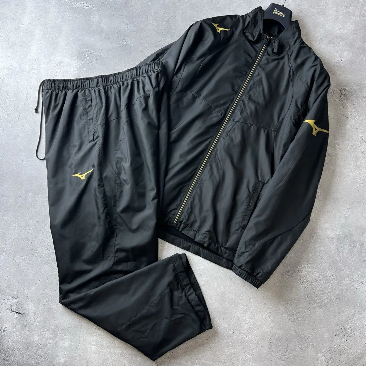 MIZUNO ミズノ 高機能 ブレスサーモ 裏起毛 ナイロン ジャージ