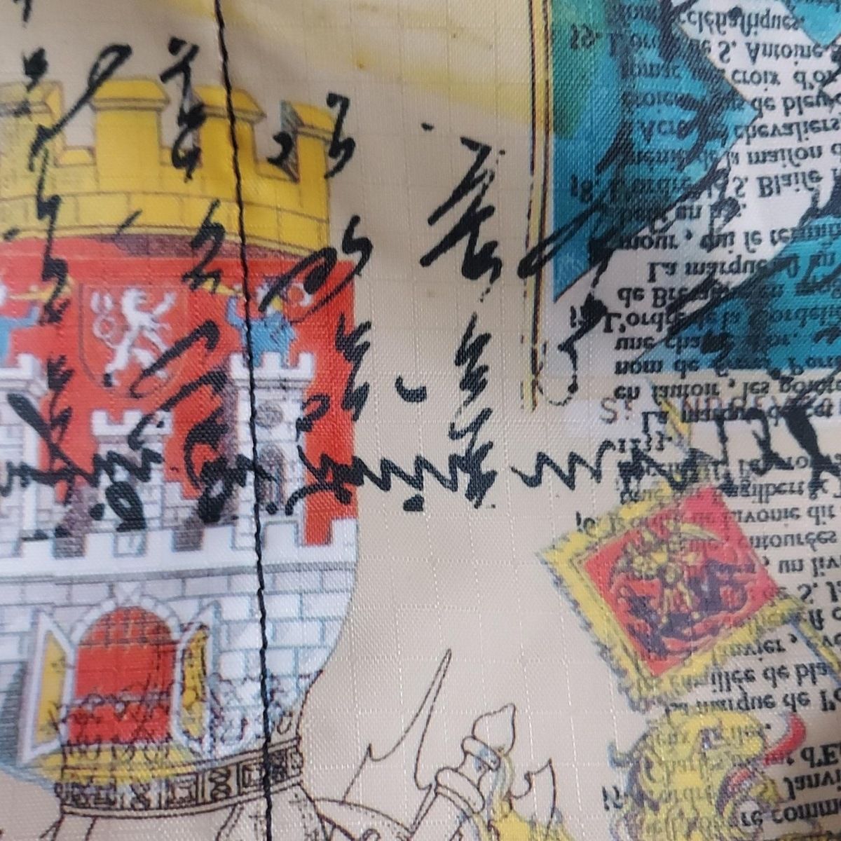 - ベージュ×パープル×マルチ