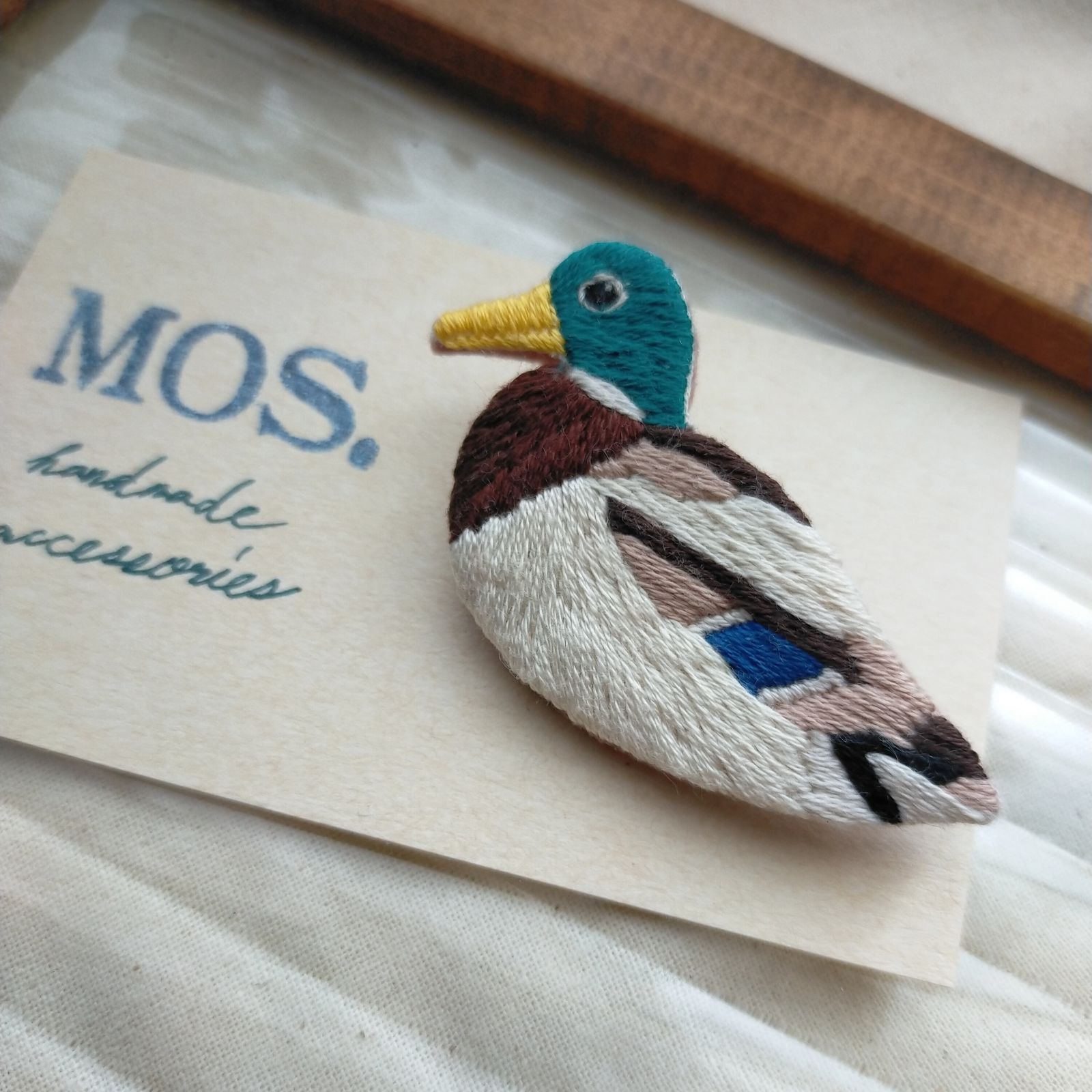 手刺繍ブローチ 野鳥 鴨????動物刺繍 - stratfordtelecoms.com