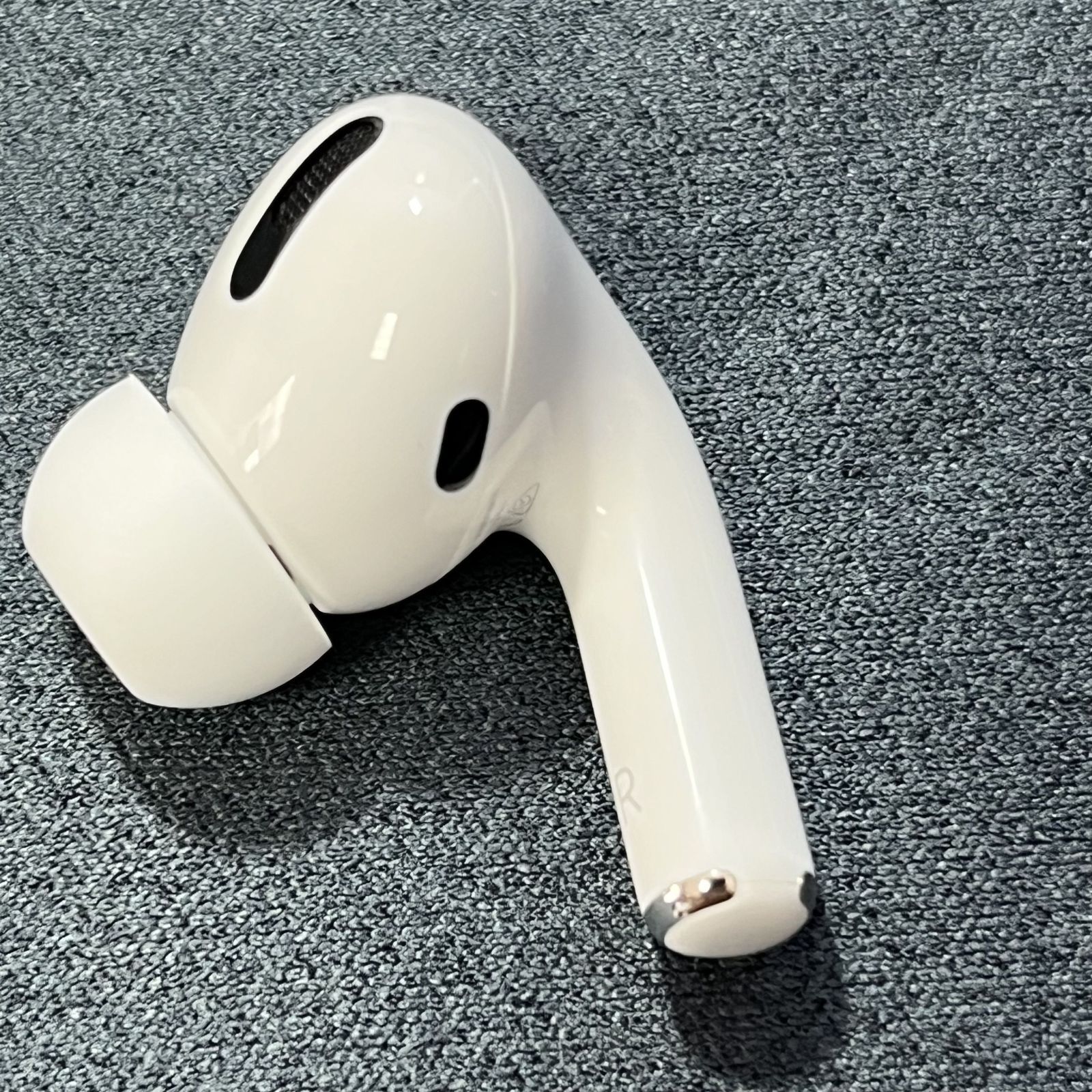 AirPods Pro (第1世代) 右耳（R片耳）のみ 新品 Apple - メルカリ