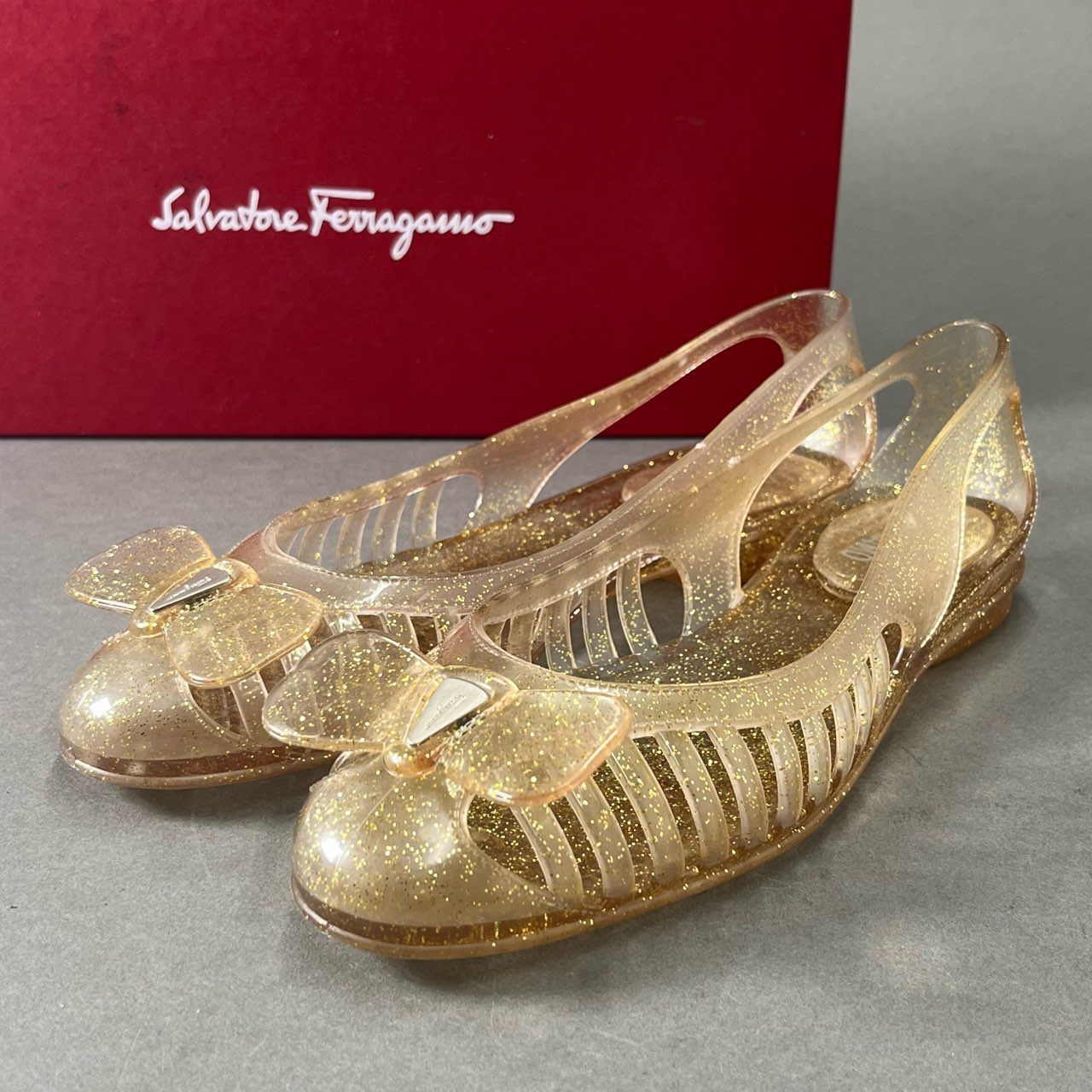 2f18 《美品》 Salvatore Ferragamo サルヴァトーレ フェラガモ SPIFFY 