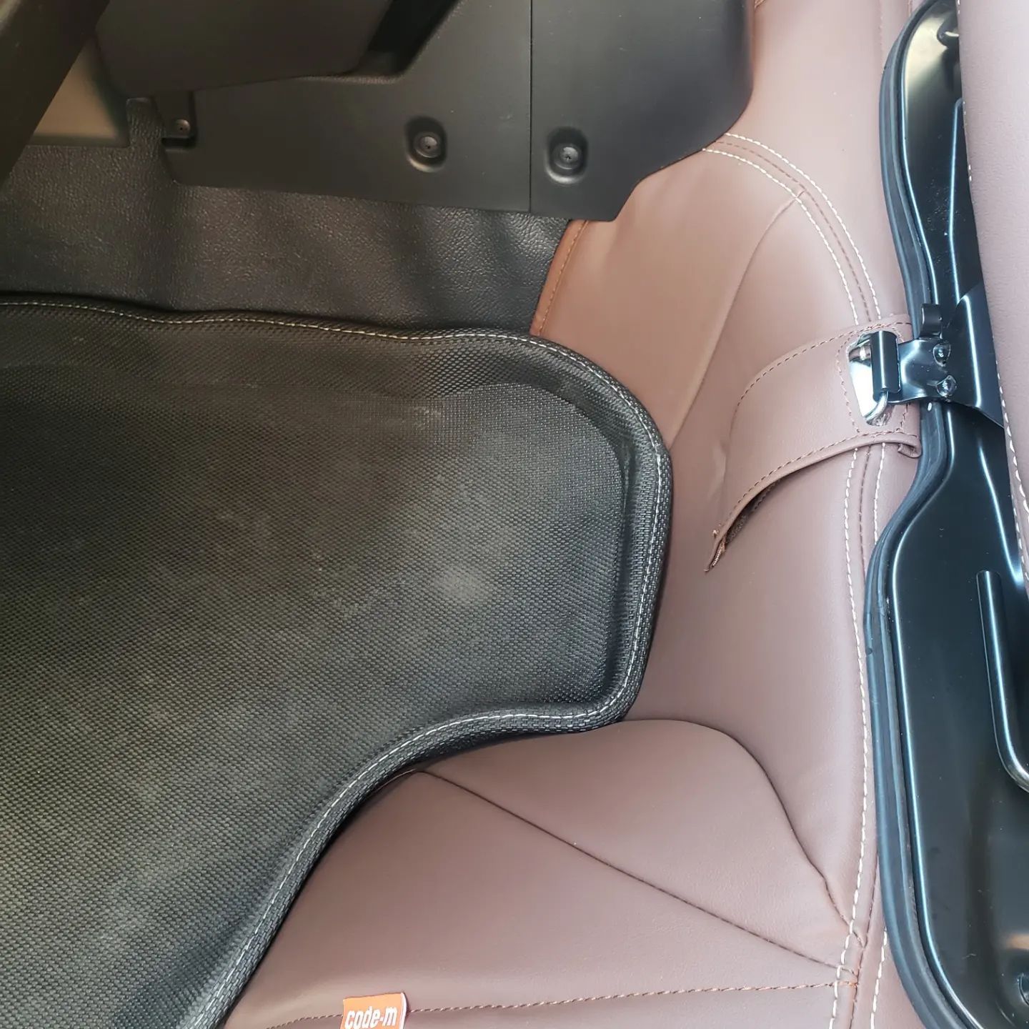 ハイゼットジャンボS500系マイナーチェンジ後用エンジンルームデッキカバー前後