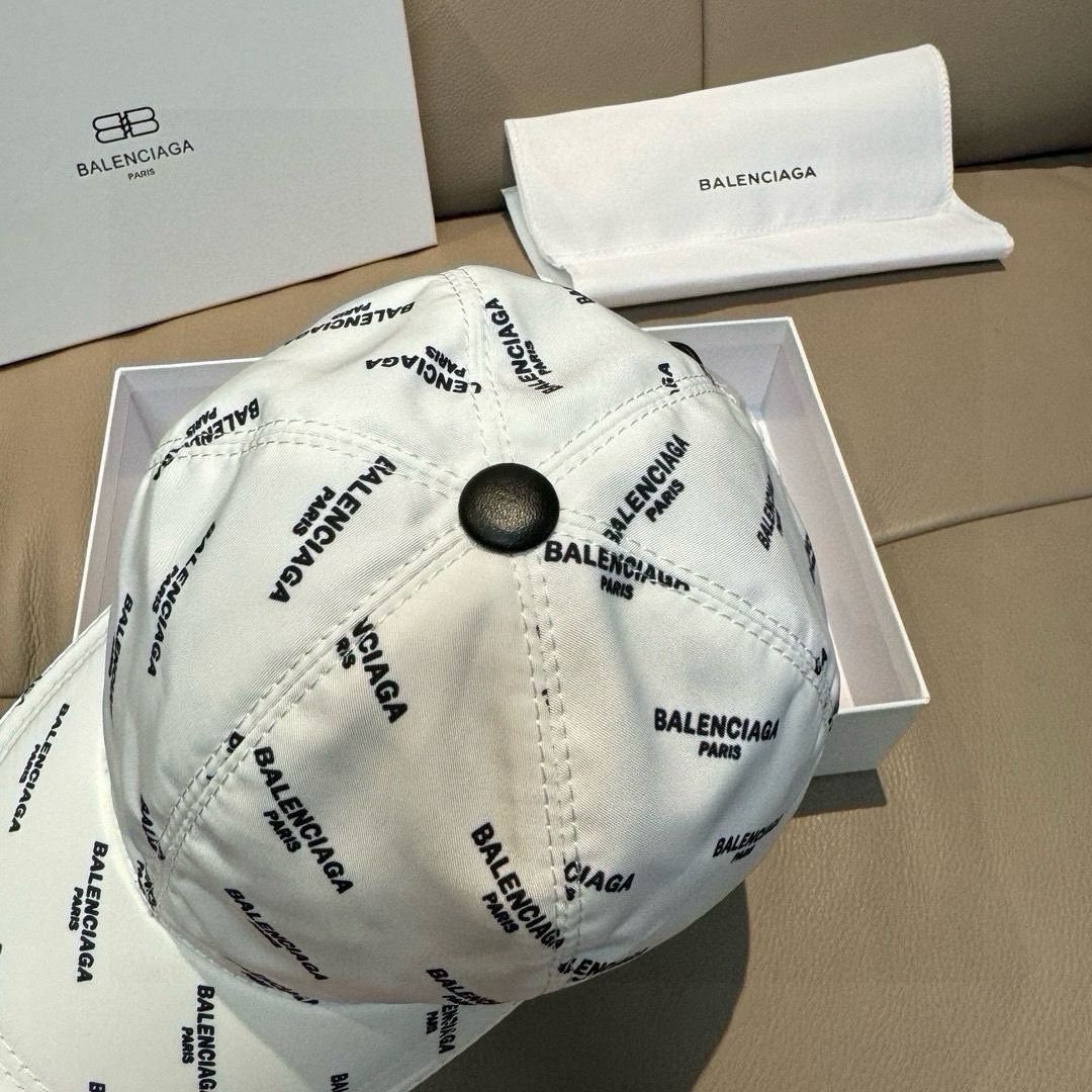 Balenciaga（バレンシアガ）クラシック ベースボールキャップ01