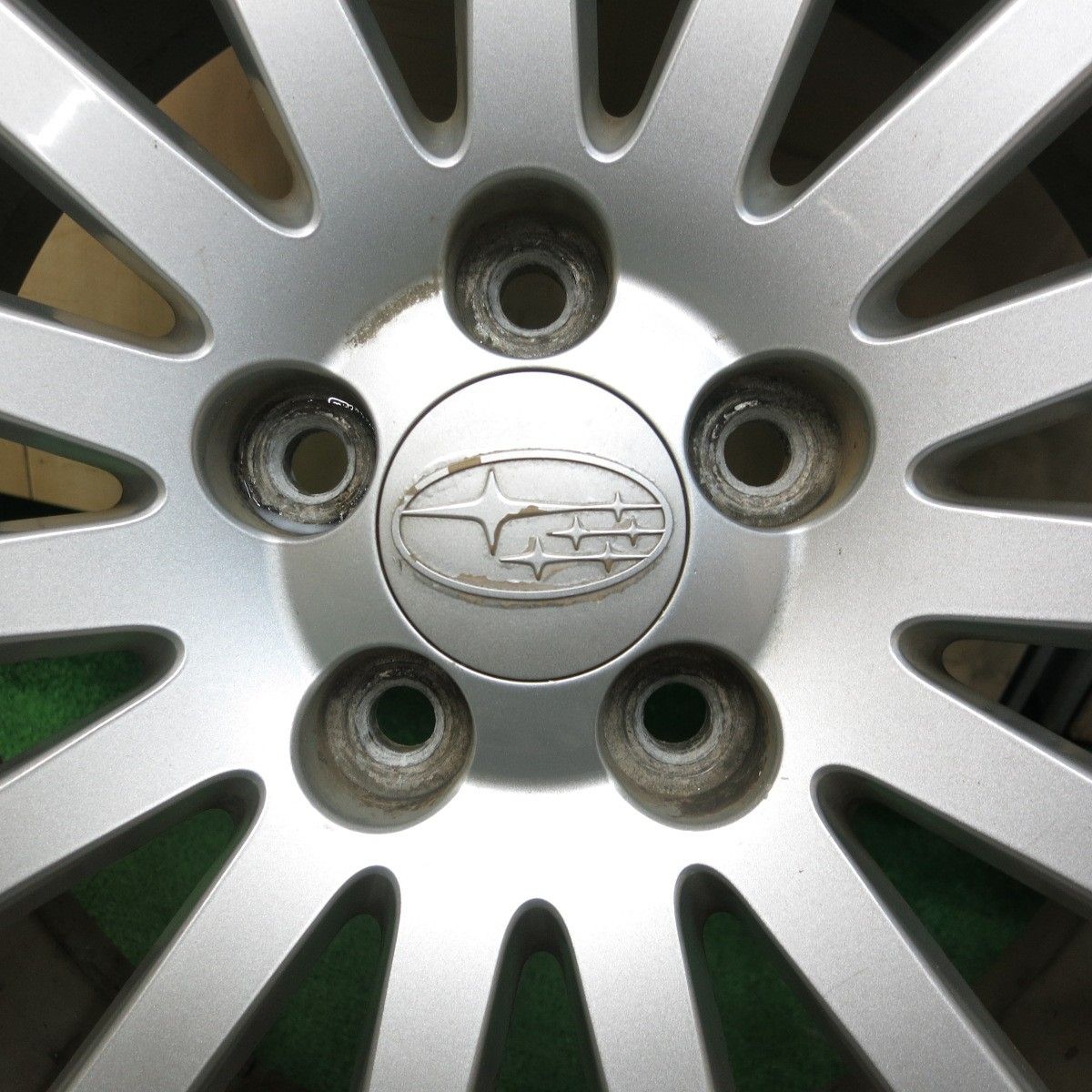 送料無料* バリ溝！9分☆スバル レガシィ 純正 225/45R18 スタッドレス 