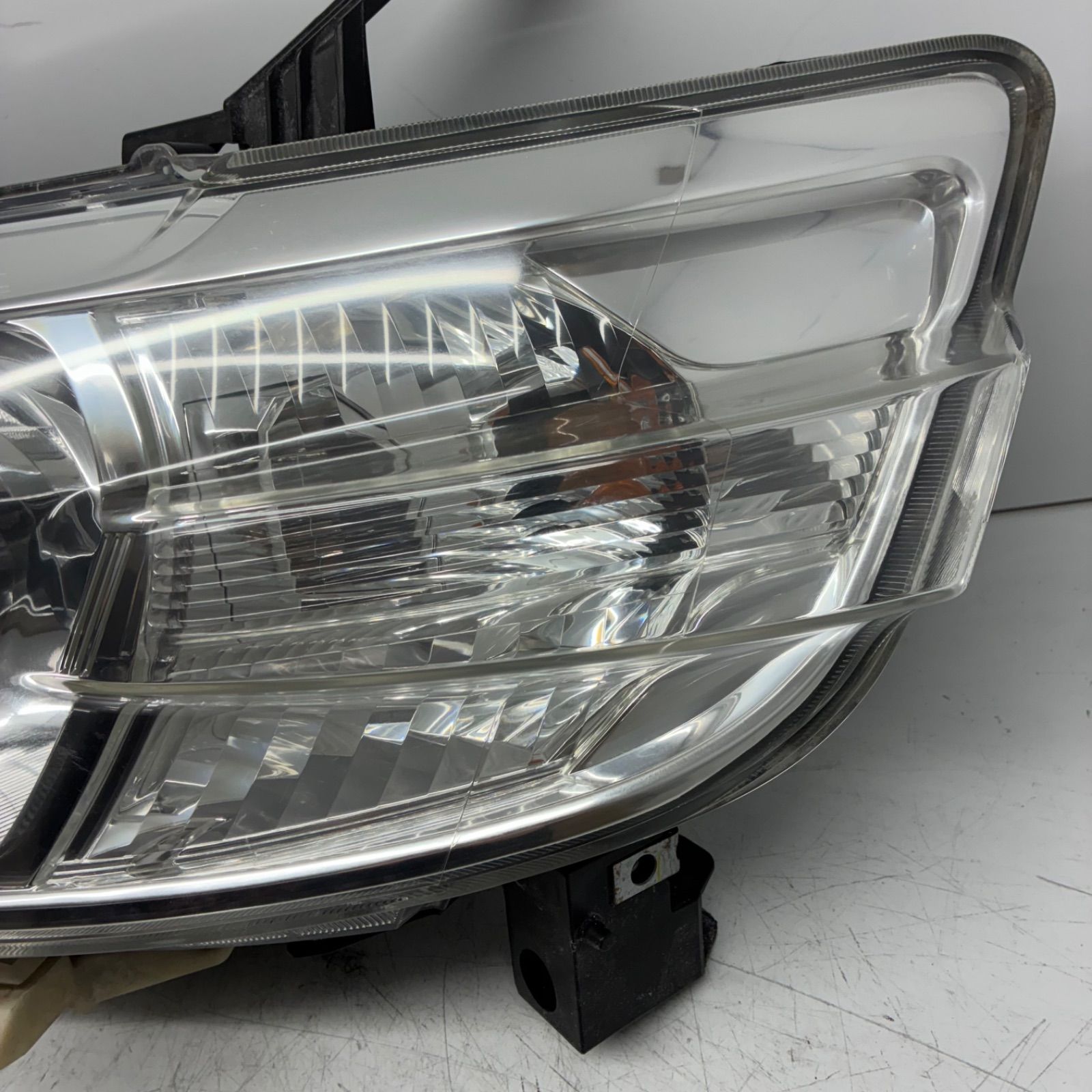 割れあり大傷 日産セレナ C25 前期　ヘッドライト 左右 c25セレナ 前期ヘッドライト左右 割れあり大傷 日産セレナ C25 前期