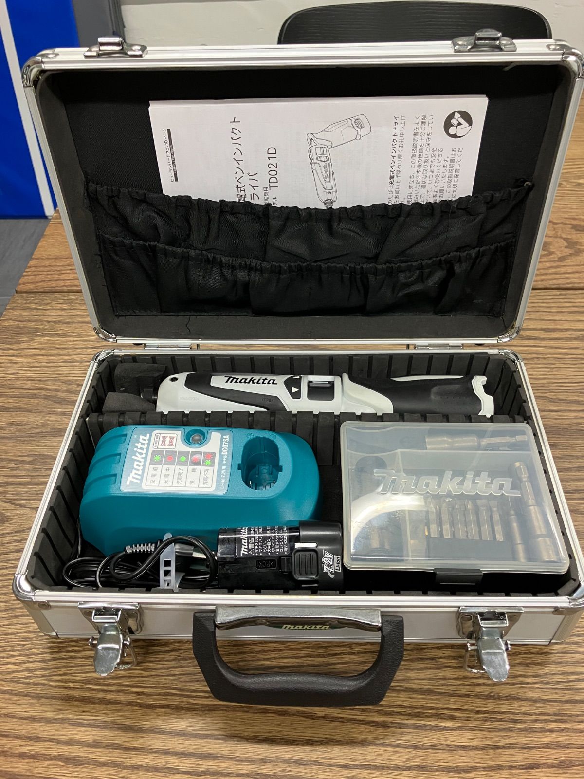 充電式ペンインパクトドライバ TD