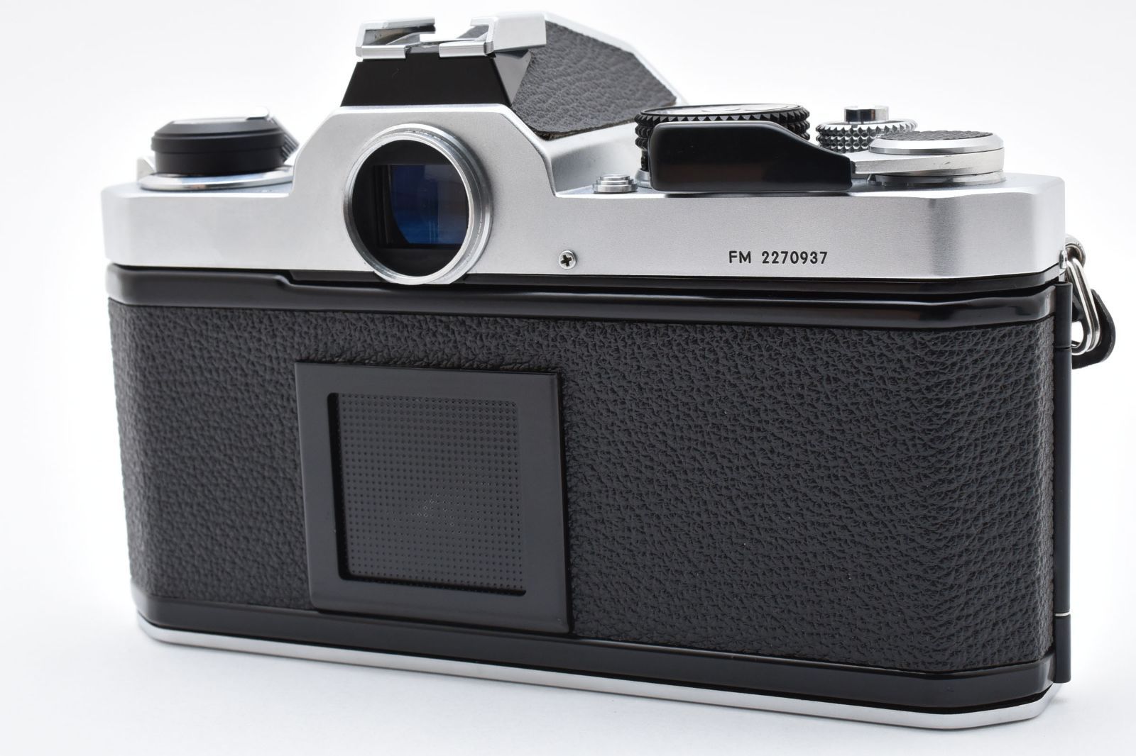 5076 【美品】 Nikon FM Silver 35mm SLR Film Camera Body Only