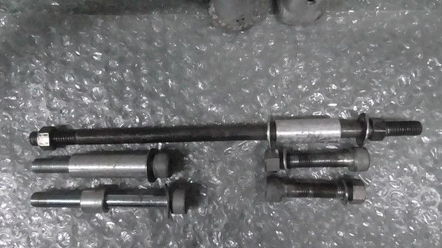 ホーネット Hornet MC31 の エンジンガード GOLDMEDAL 1758854802