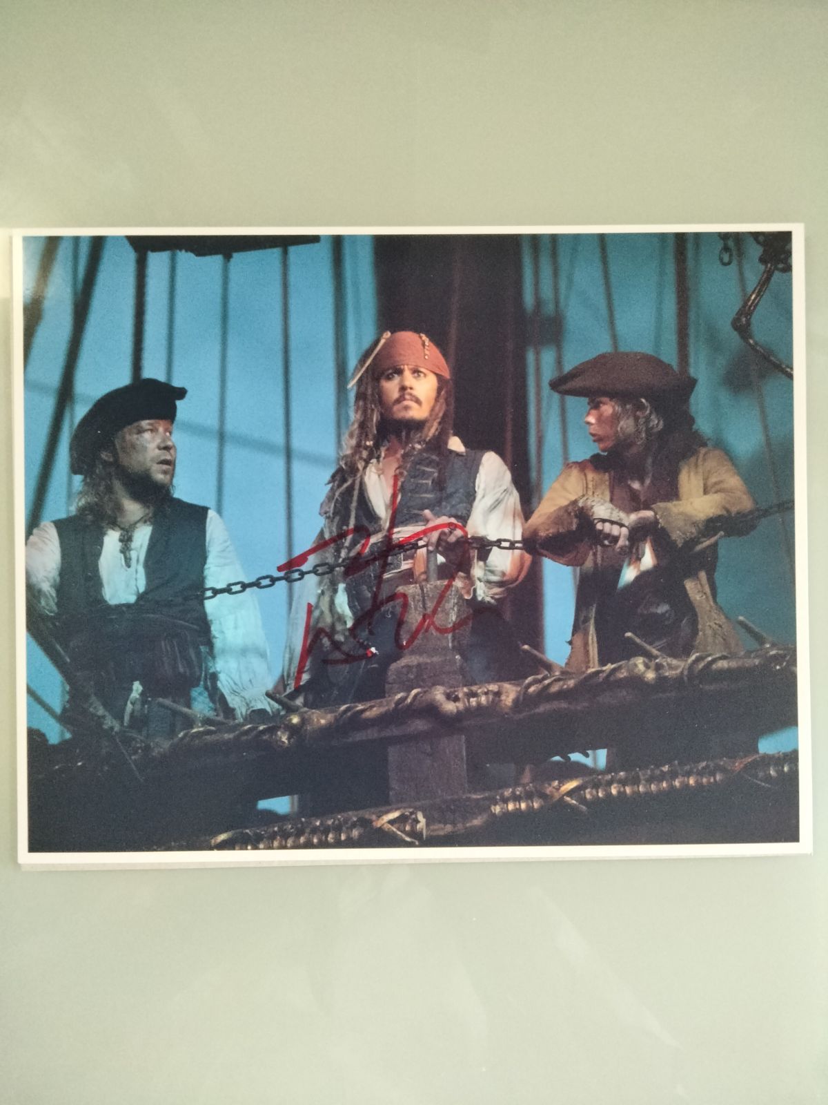 ジョニー・デップ直筆サイン入り大型写真…パイレーツ・オブ・カレビアン 10｜CD・DVD・ブルーレイ