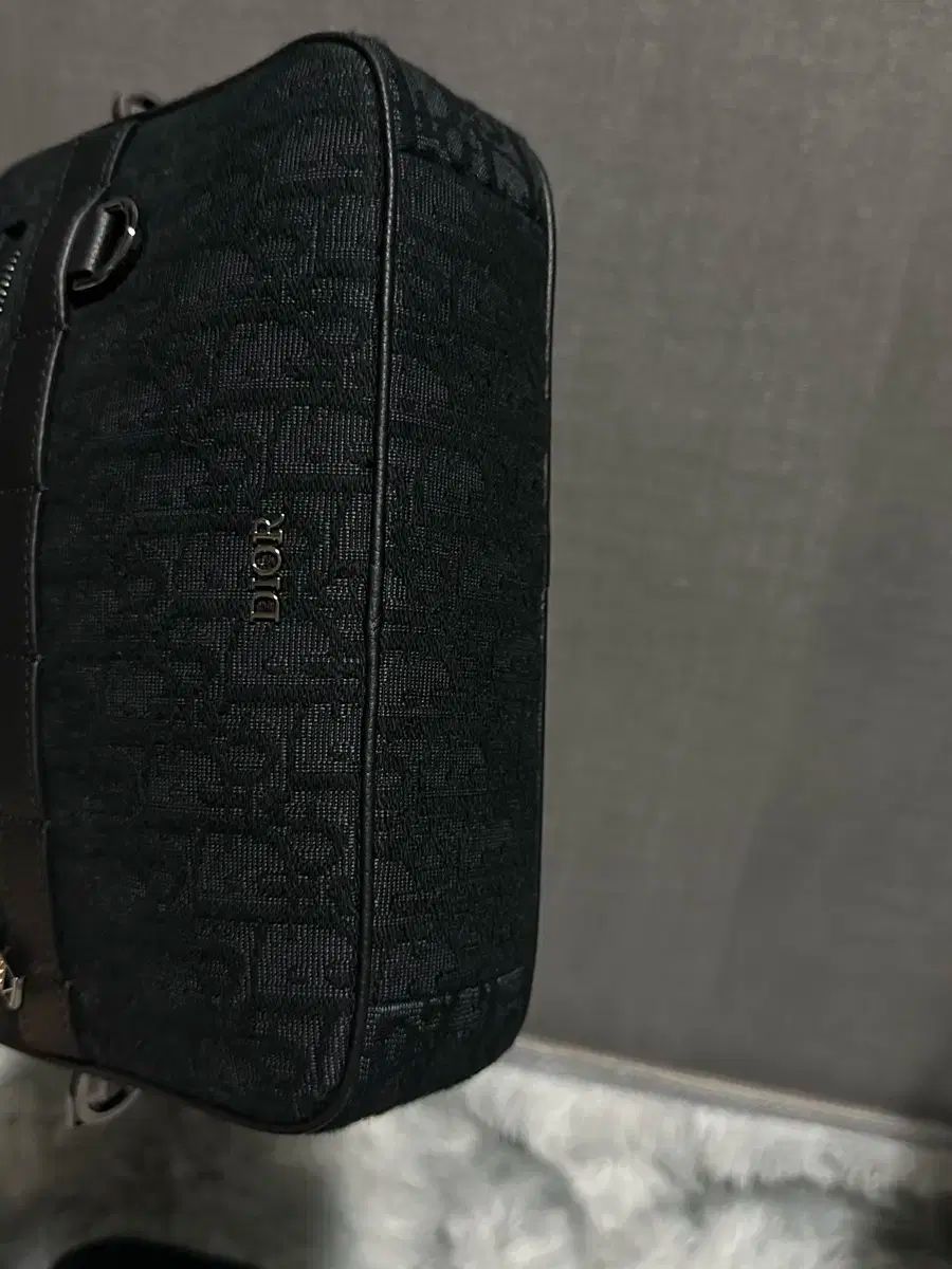 25 年 8 月 ディオール オブリーク サファリ メッセンジャーバッグ ブラック 新モデル