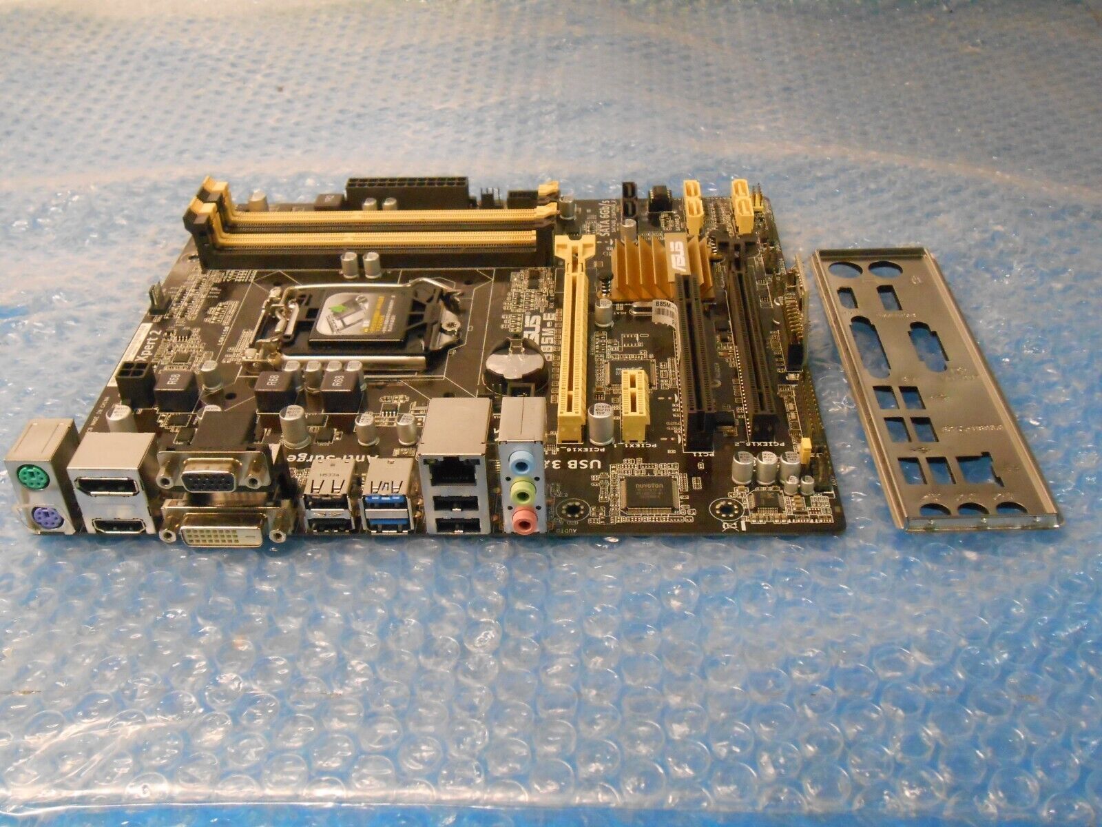 ASUS B85M-E B85 LGA 1150 マイクロ ATX DDR3 SATA3.0 デスクトップ マザーボード I|O
