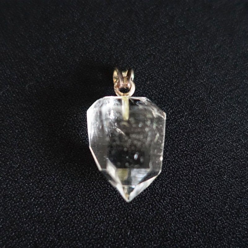 ヒマラヤ水晶原石ペンダントトップ22mm×18mm《マカルー産/高波動