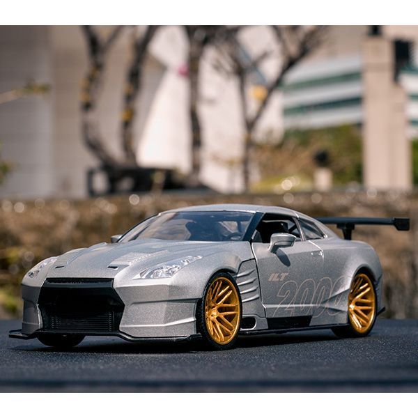 Amazon.com: Jada Toys I Love The 2000's 1:24 2009 Nissan GT
