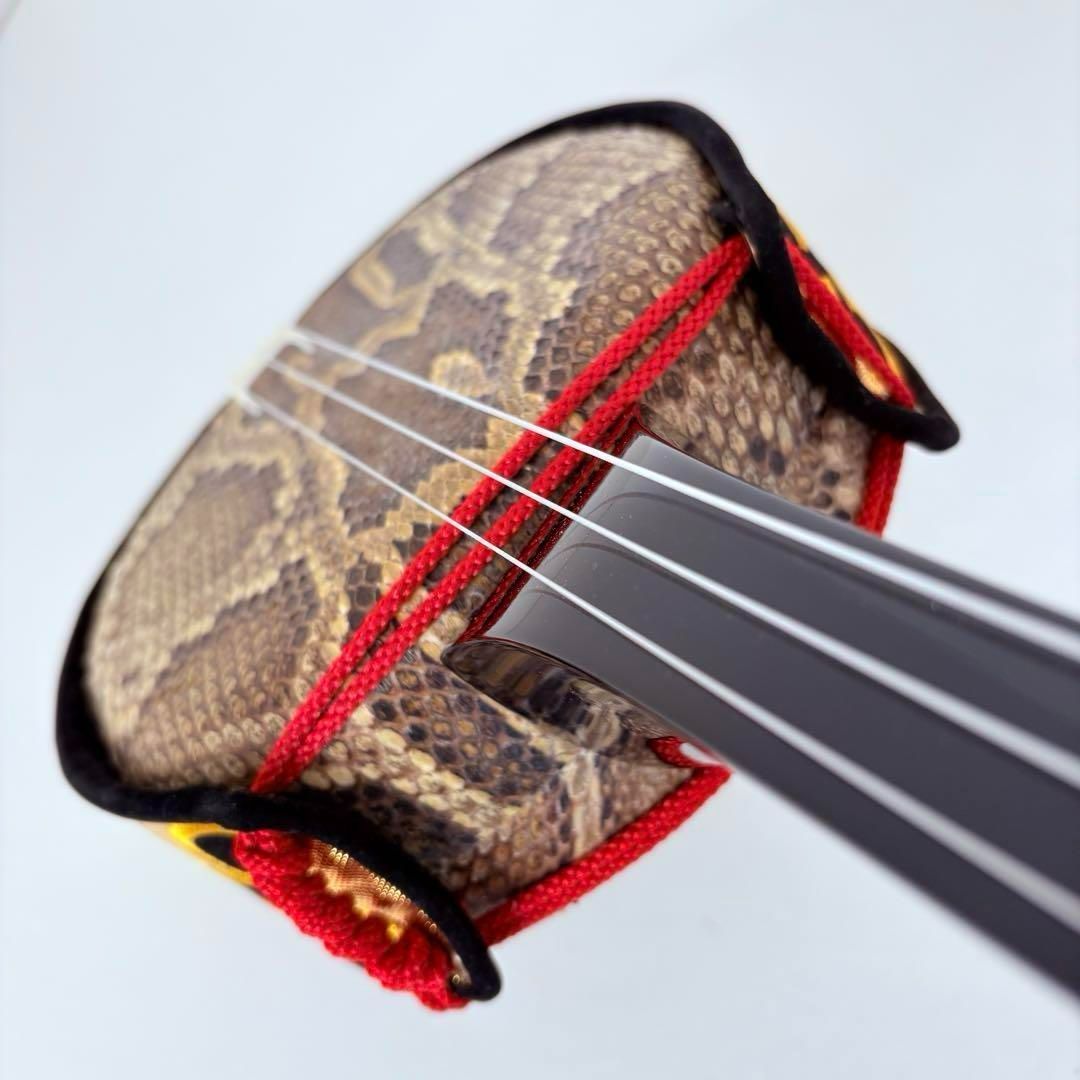 値下げしました】沖縄三線 本蛇皮 ケース付き 美品 琉球 三味線 送料無料