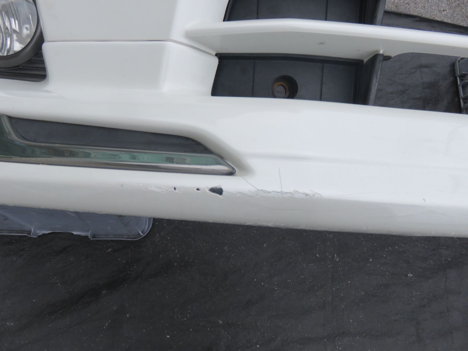 着用1回 LA6420 人気モデリスタ ヴェルファイア GGH25W 前期 フロントバンパー スポイラー付 MODELLISTA 白070 ANH20W ANH25W GGH20W ひび割れ有