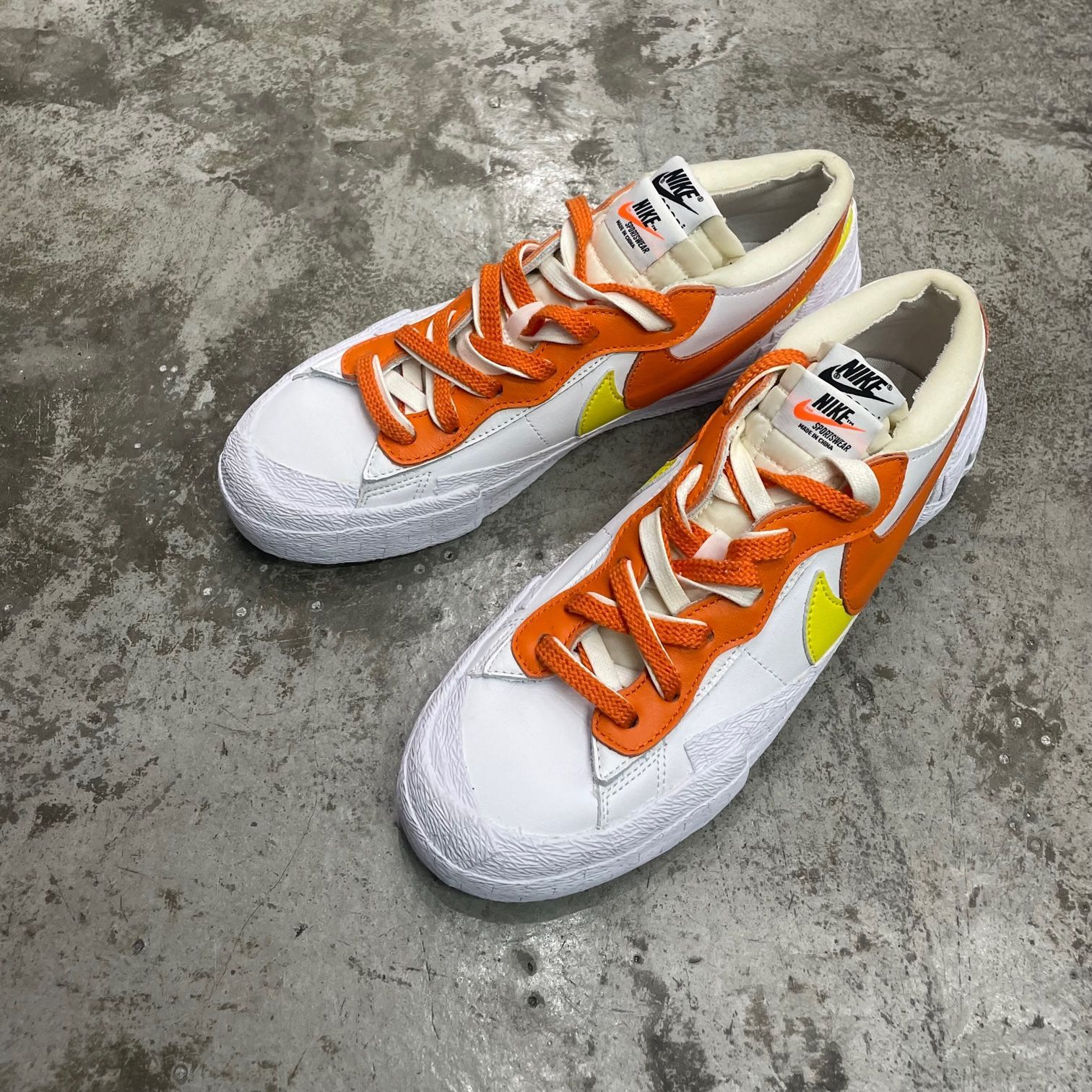 SACAI NIKE BLAZER LOW MAGMA ORANGE dd1877-100 コラボ ブレザー 