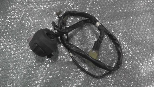 YZF-R25 ABS RG10J-018xxx の ハンドルスイッチ 左:#1747963490