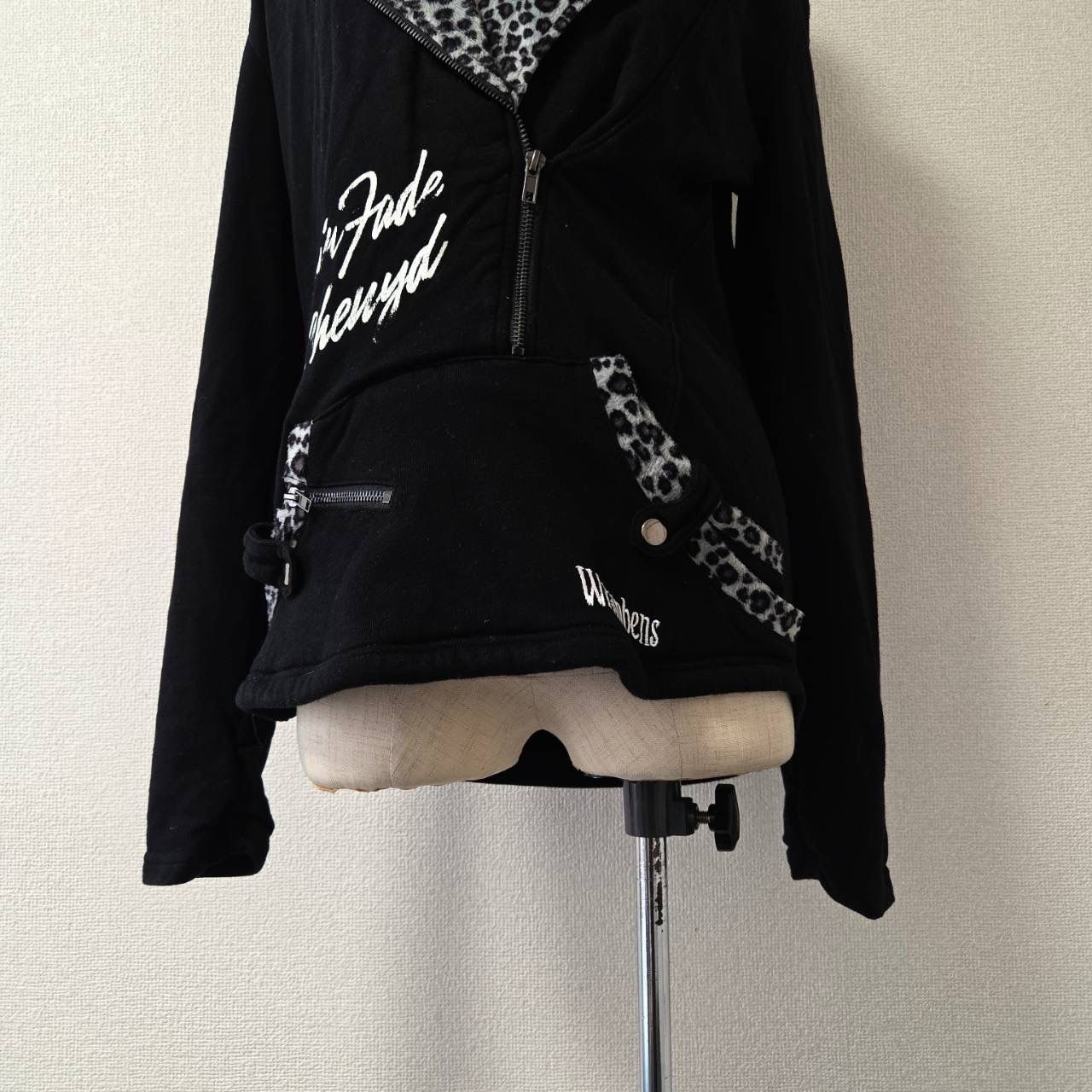 【希少】GLITZ　刺繍ロングパーカー y2k グランジ 平成ギャル 00s 黒 00s 十字架 ラメ キラキラ 半袖 パーカー y2k 平成ギャル