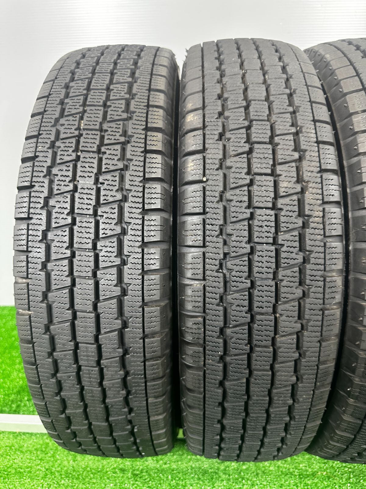 145 80R12 LT ブリヂストン W300 製 4本 冬タイヤ スタッドレス TA400
