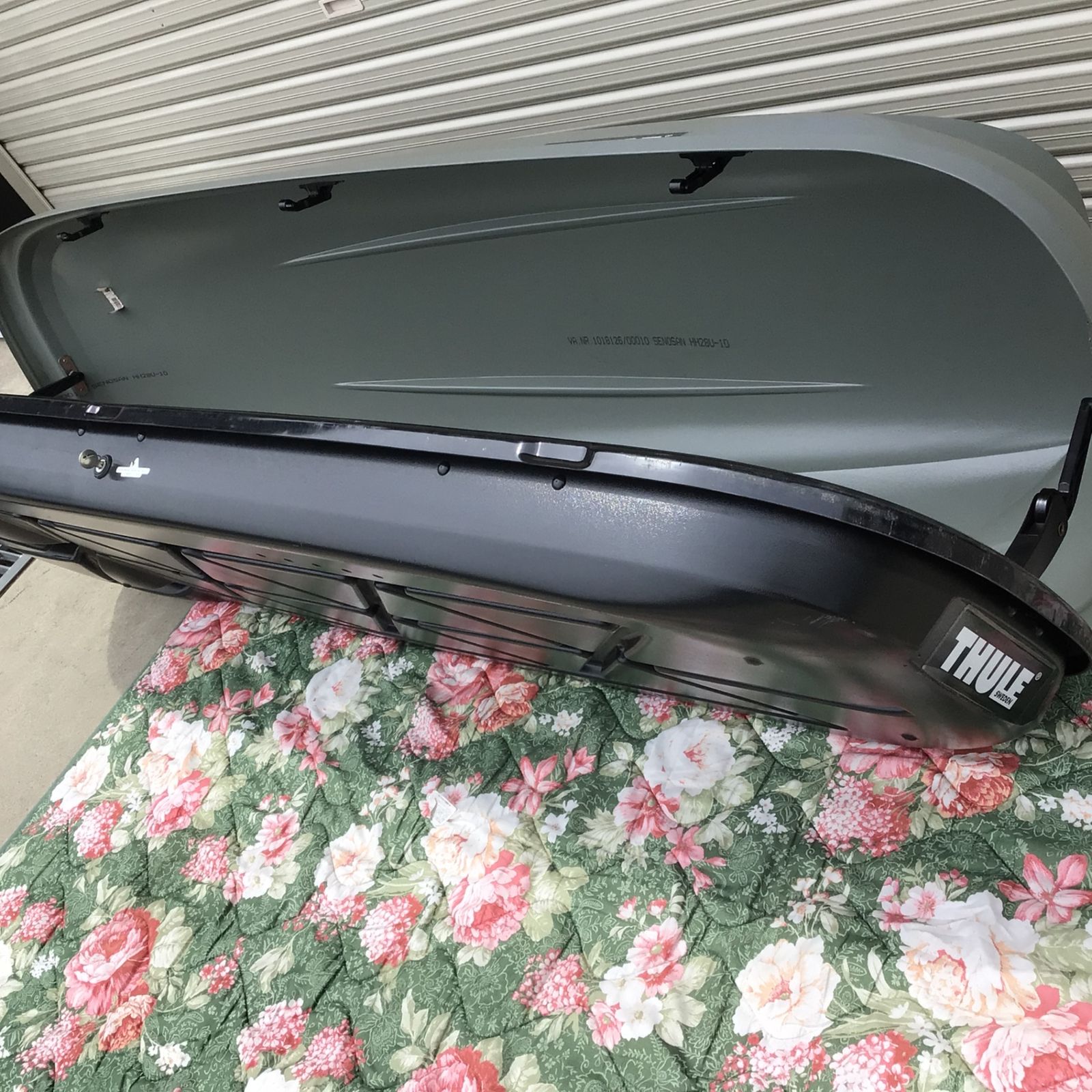 手渡し/愛知県】5015 【手渡し限定・付属品一部欠品】Thule ルーフ 