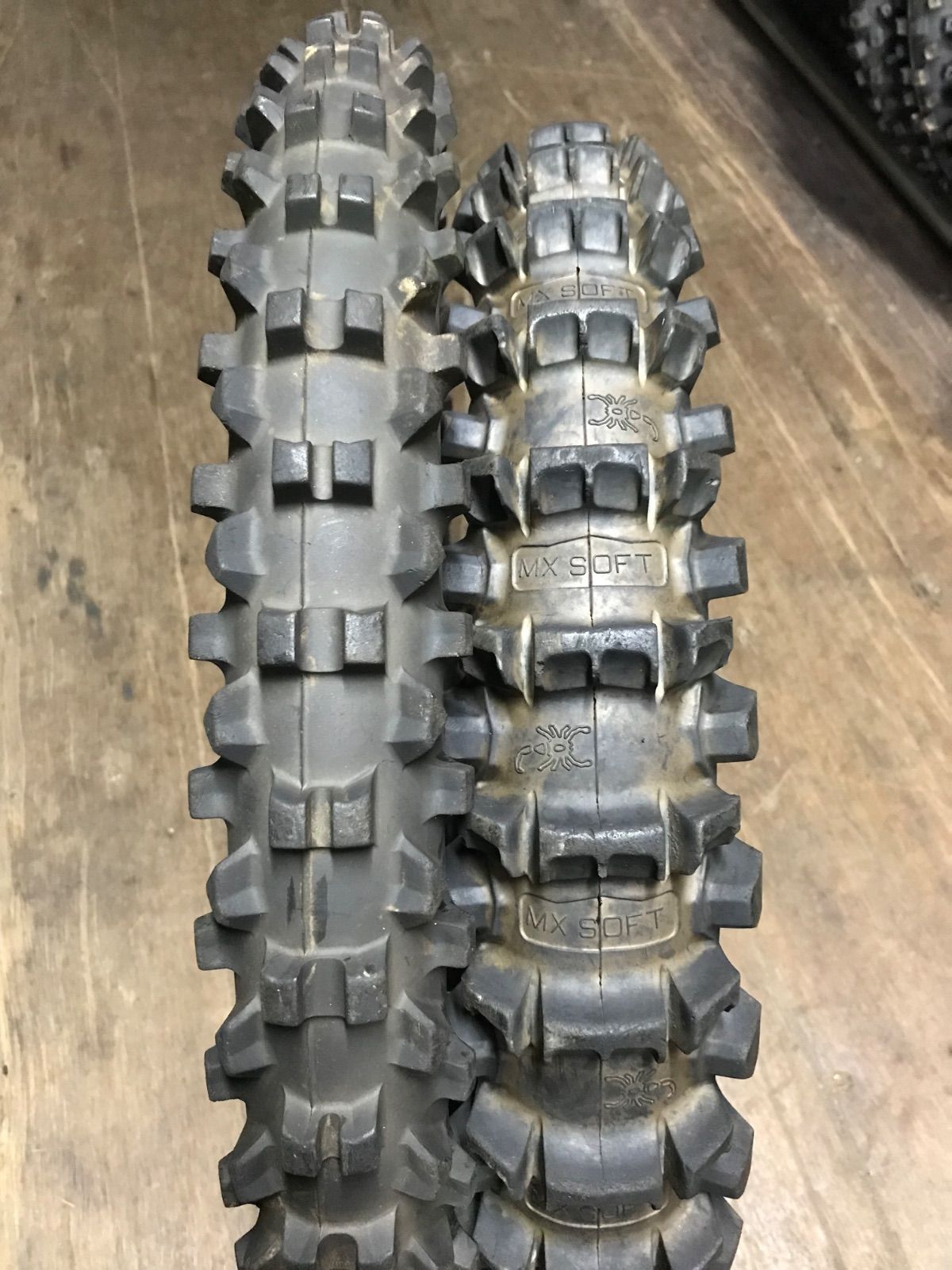 ピレリ MX32 70/100-19 MXSOFT 90/100-16 前後セット！MO32