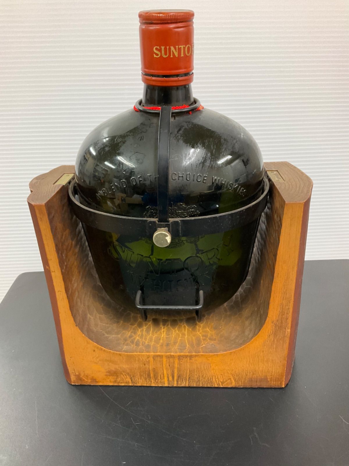 s*u様 ウイスキーオールドボトル空き瓶４本セット s*u様 ウイスキーオールドボトル空き瓶4本セット サントリー