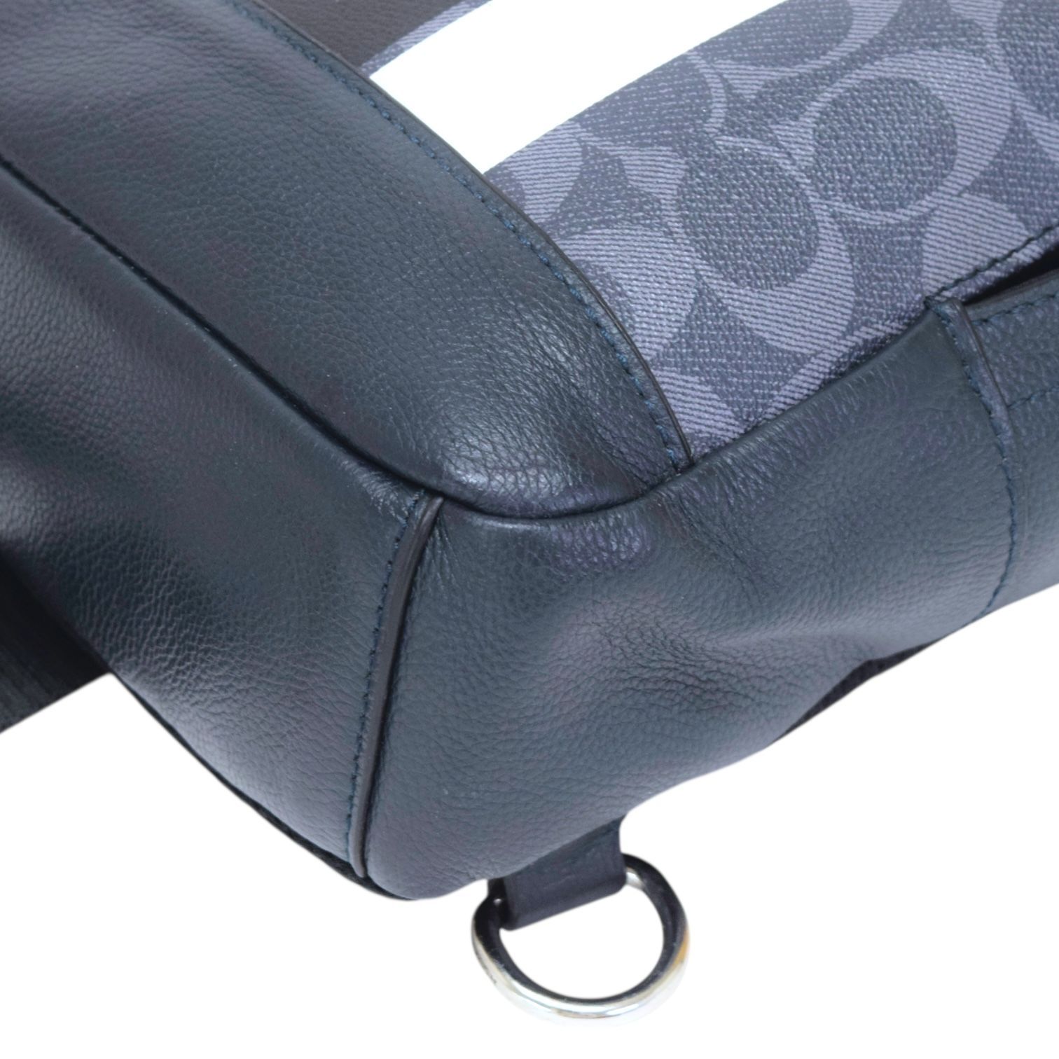 美品✨コーチ ボディバッグ チャールズ シグネチャー PVC レザー ブラック コーチ COACH チャールズ ヴァーシティ シグネチャー ボディ