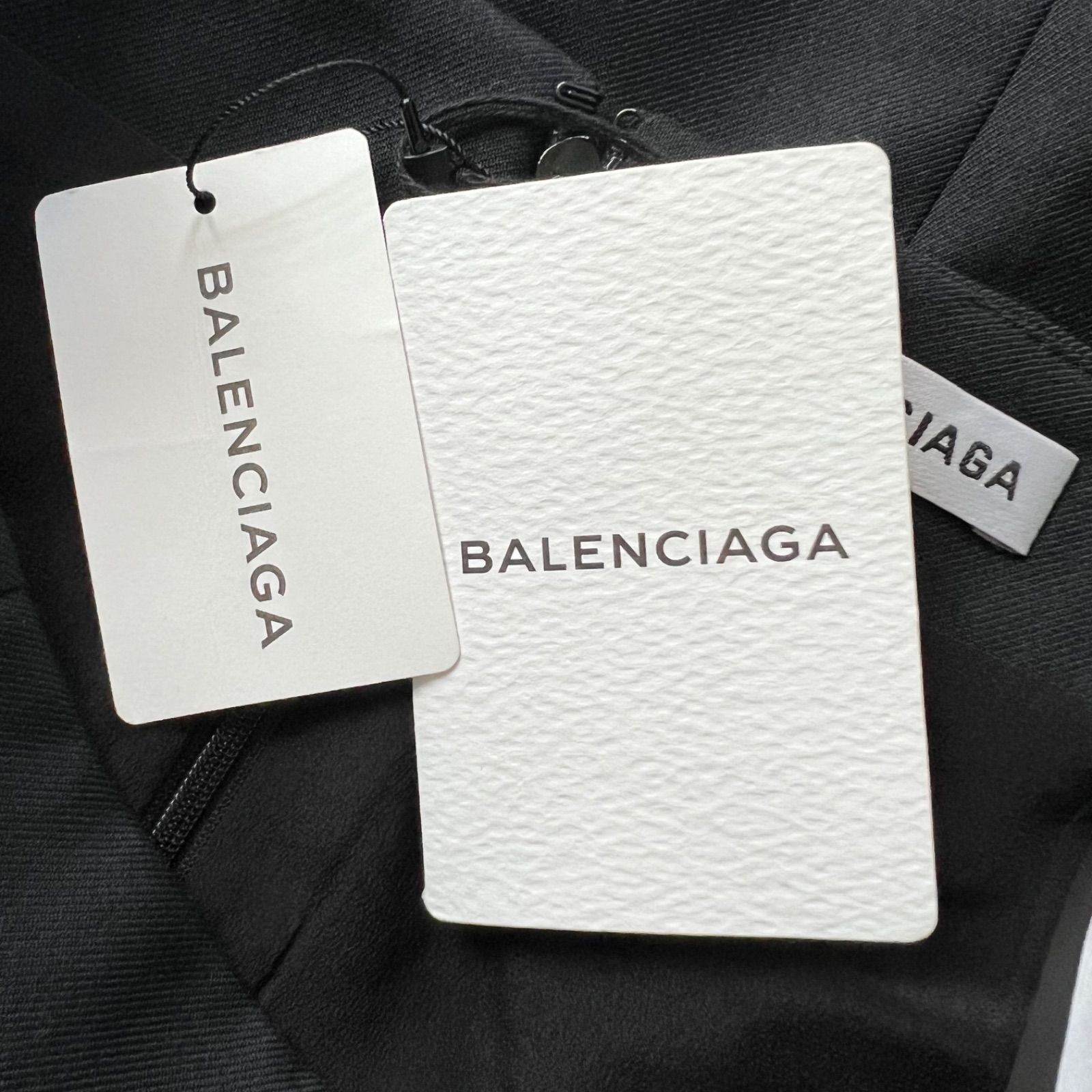 BALENCIAGA バレンシアガ　スカート　アシンメトリー　カットオフこちらの商品はランクです