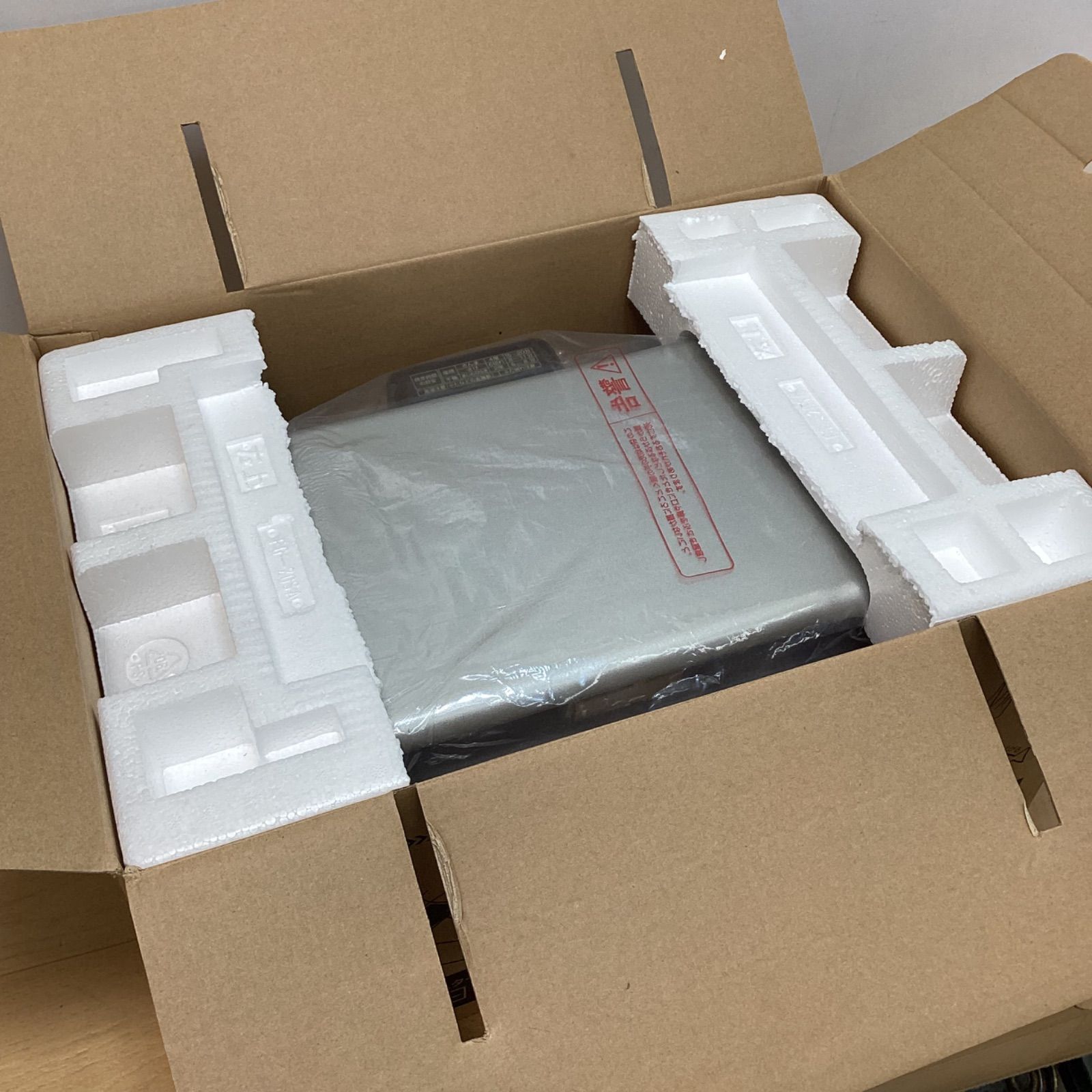 東芝 フィッシュロースター さんま4匹同時焼き シルバー 2009年製 WWW_KANDAIZUMI_COM