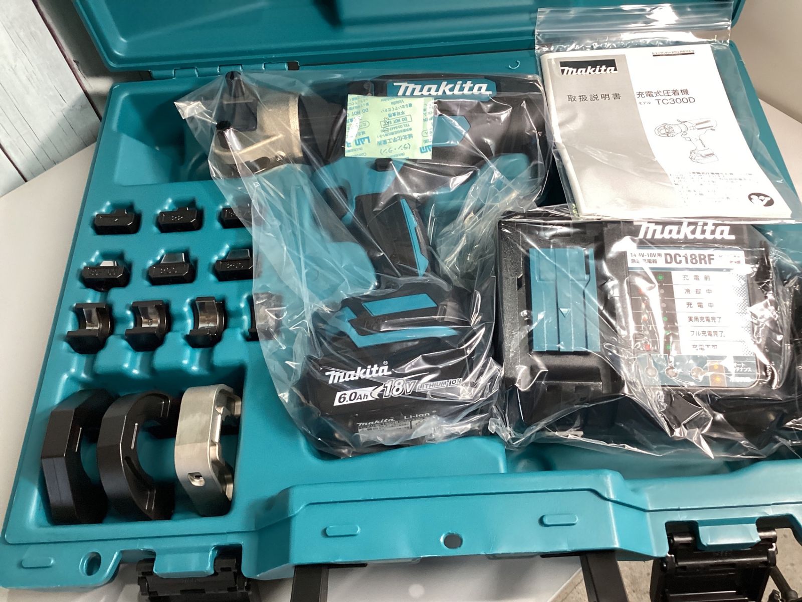 マキタ makita コードレス圧着機 TC300DRG