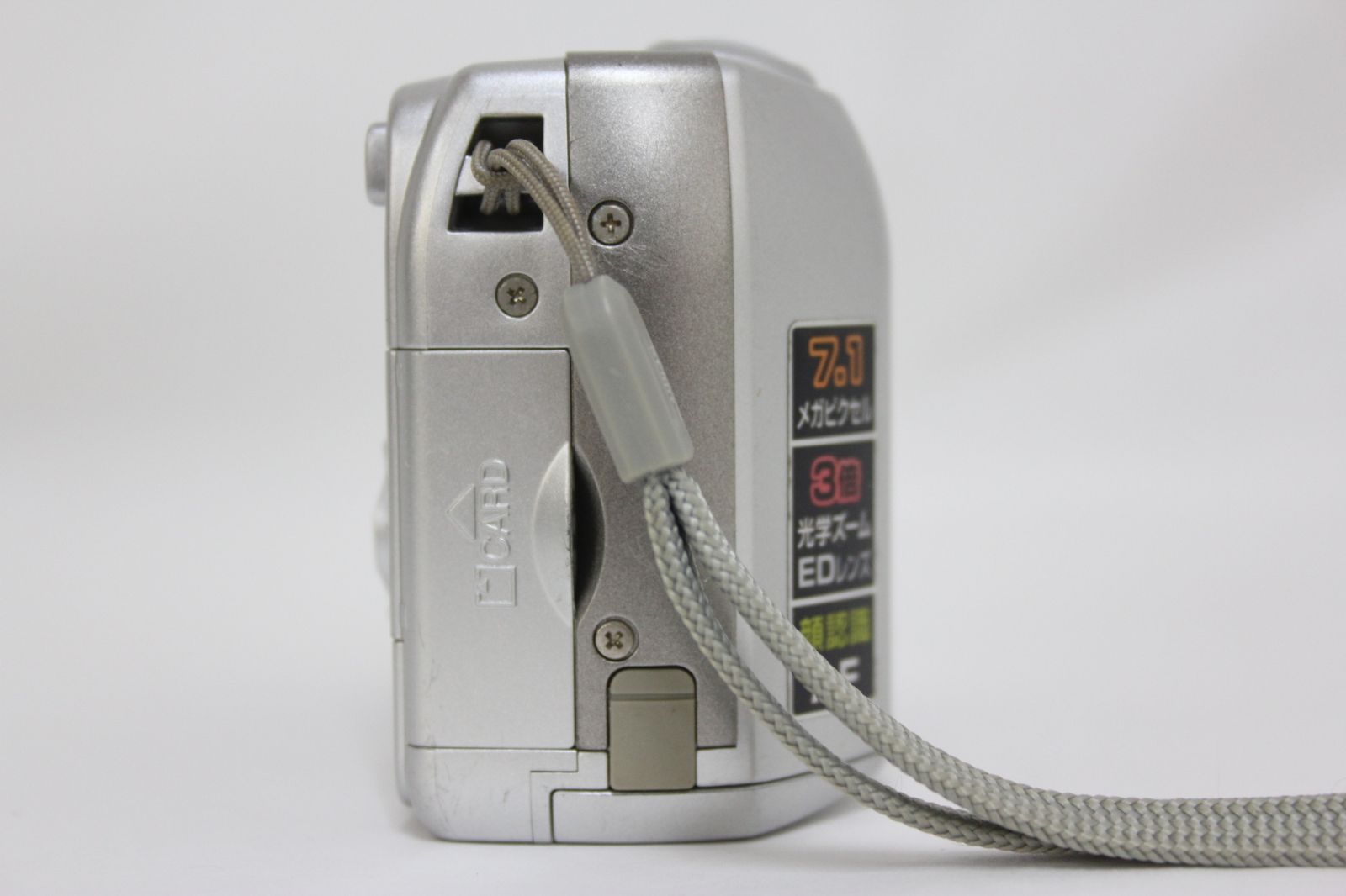 割引 【返品保証】 【便利な単三電池で使用可】ニコン Nikon Coolpix