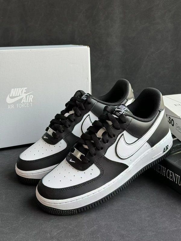 値下げしますNike Air Force 1“Panda”カジュアルシューズ男女兼用