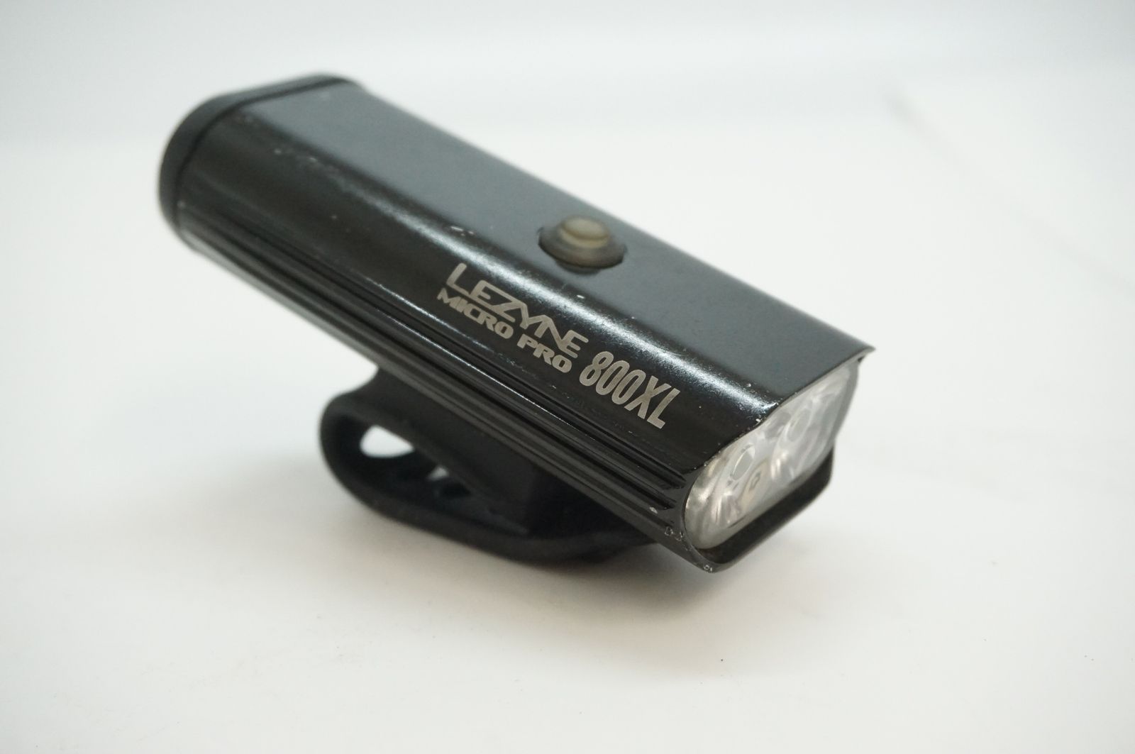 LEZYNE 「レザイン」 800XL ライト / バイチャリ福岡店