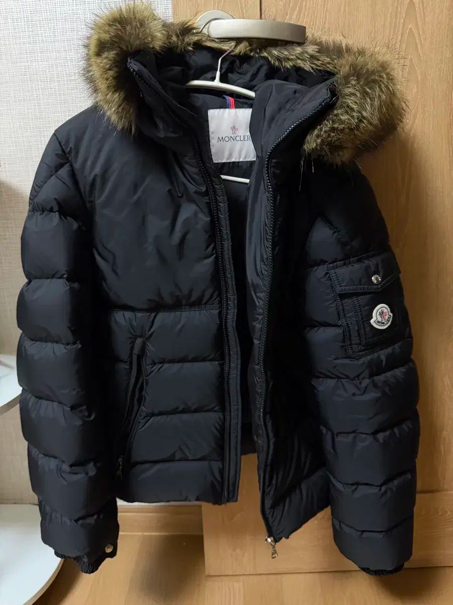 今すぐ一括検索! MONCLER モンクレール ニューバイロン 14Y レディース 着用