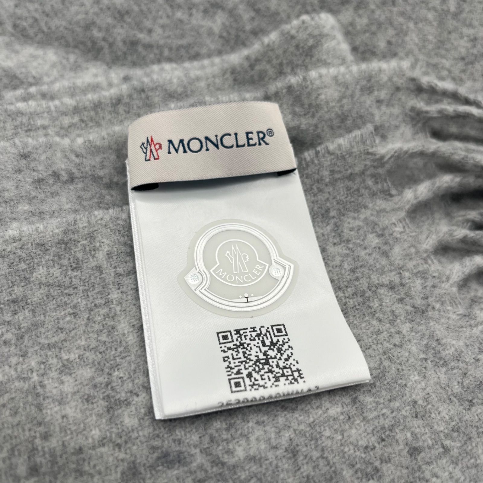 美品 MONCLER グレー ストール