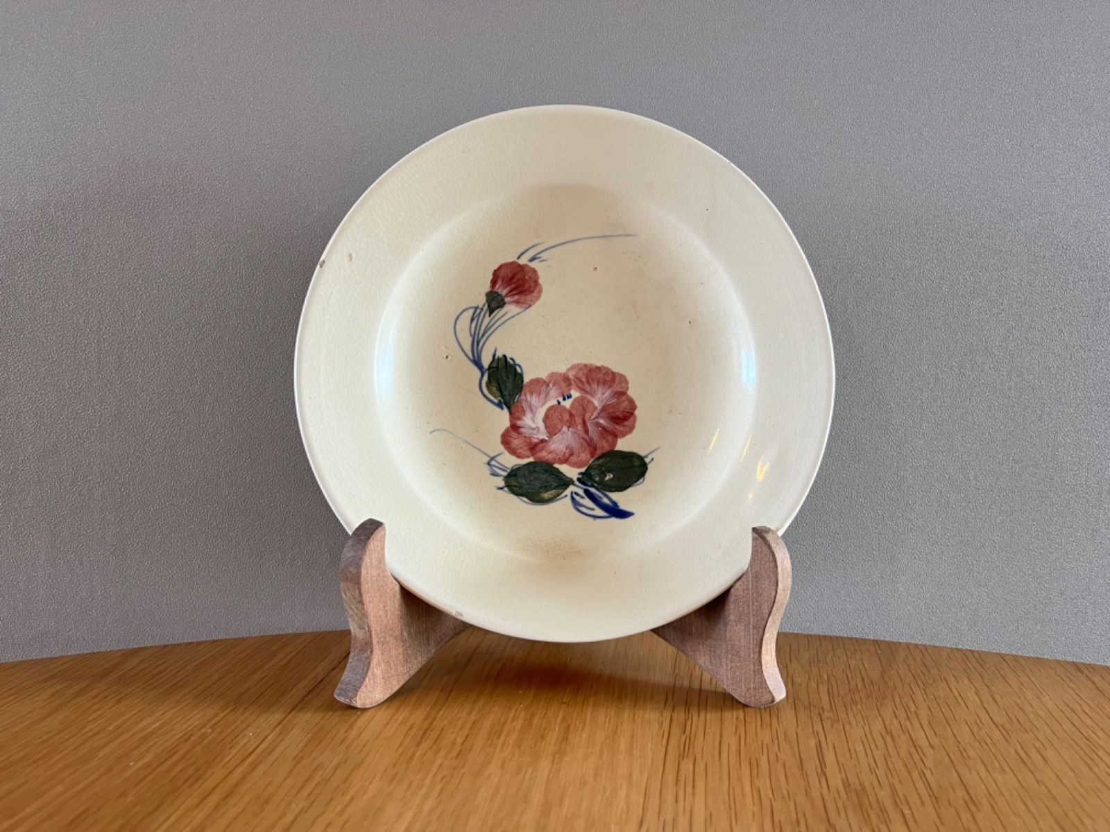 ベトナムの古い花柄の丸皿 ヴィンテージソンべ焼き アンティーク