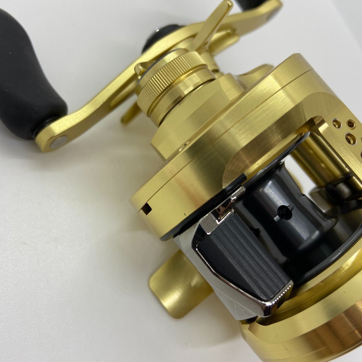 ΨΨSHIMANO シマノ リール ベイトリール 22 カルカッタ コン